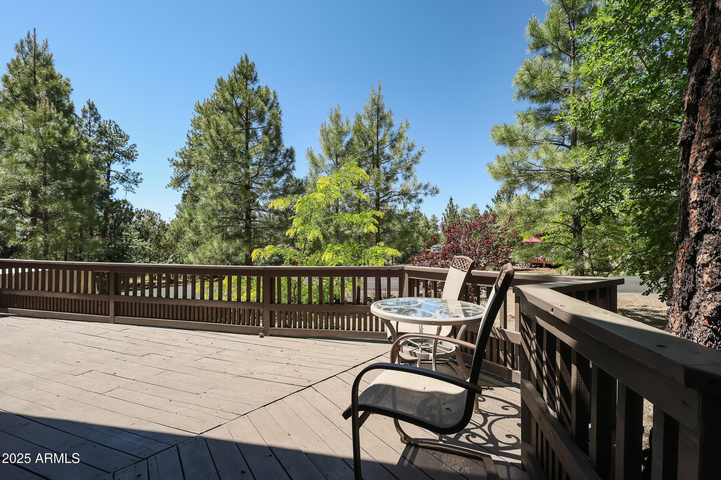 PINEWOOD 14 - Residential