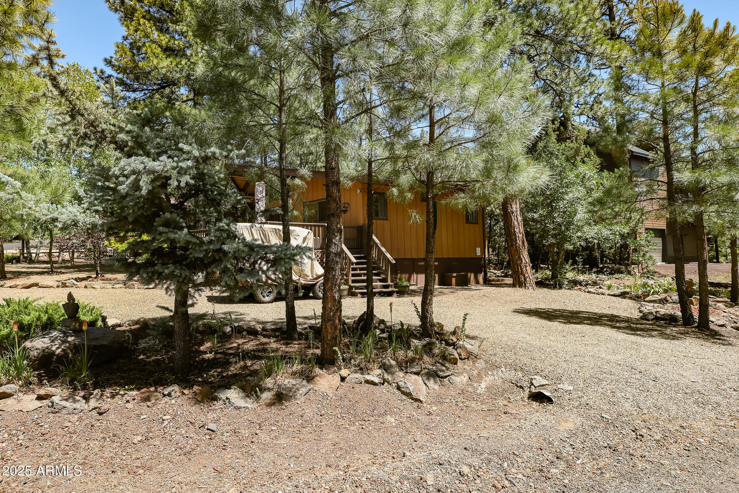 PINEWOOD 14 - Residential