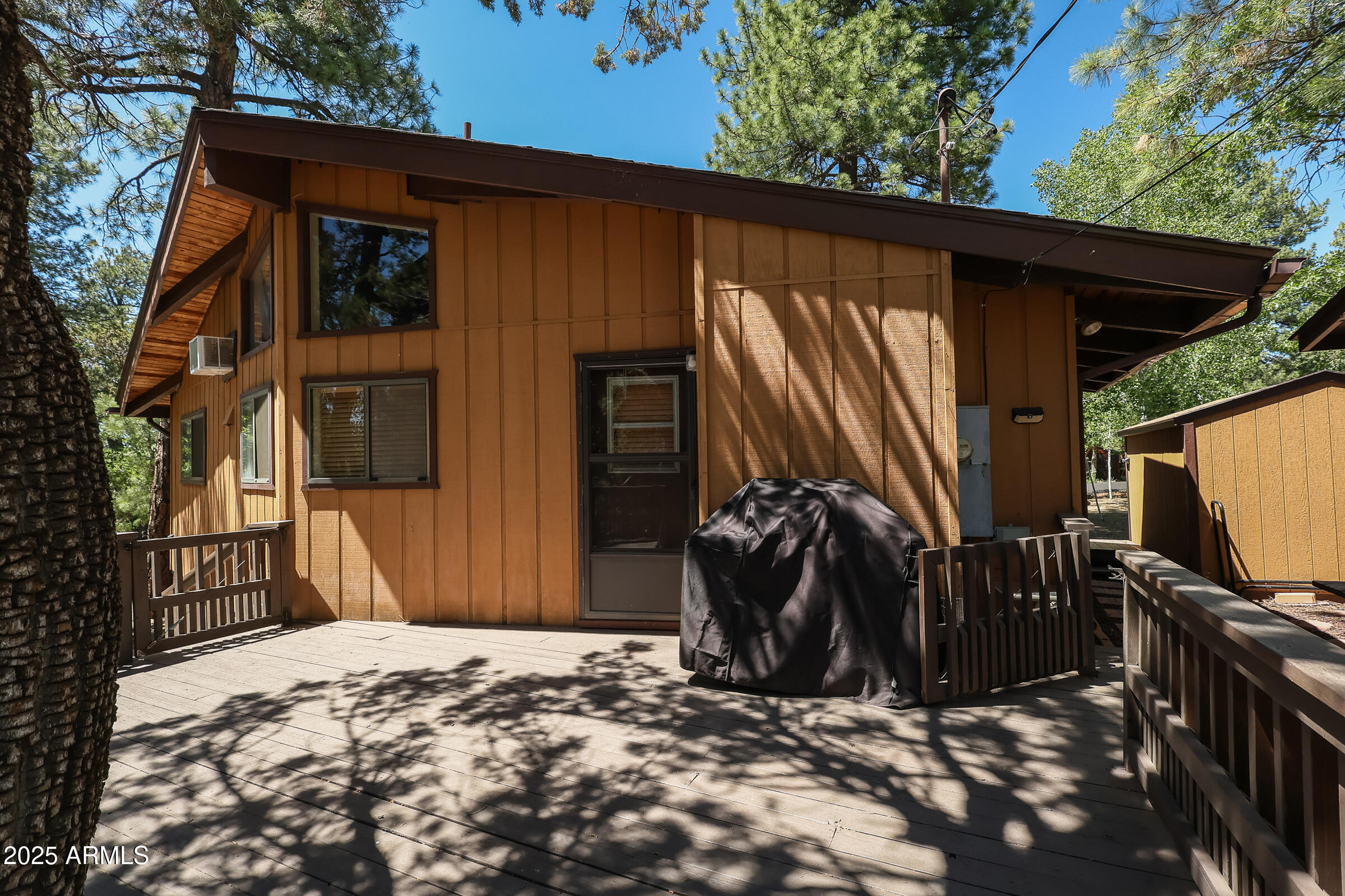PINEWOOD 14 - Residential