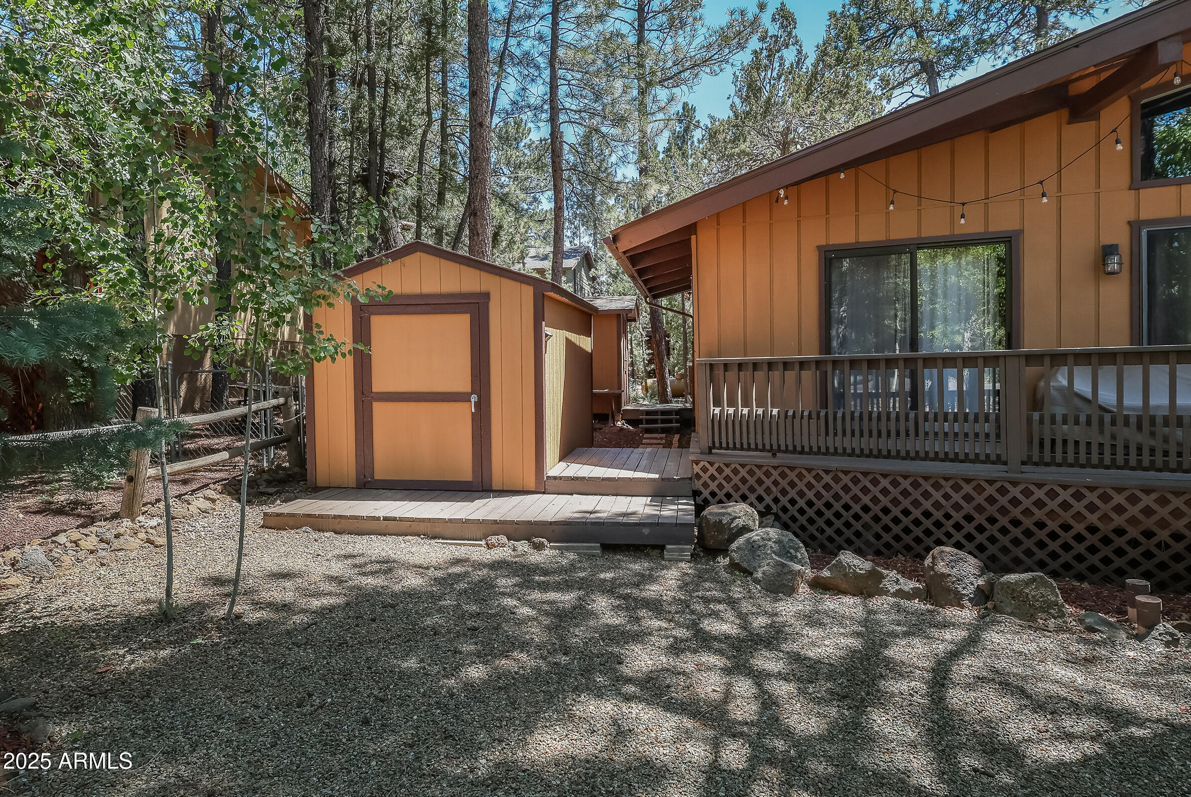 PINEWOOD 14 - Residential