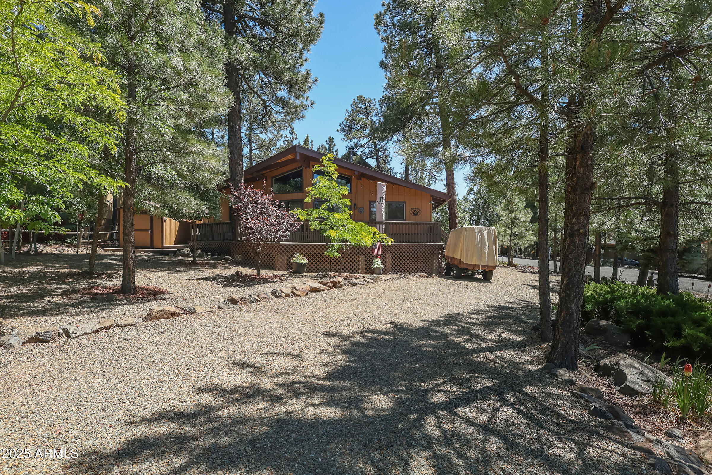 PINEWOOD 14 - Residential