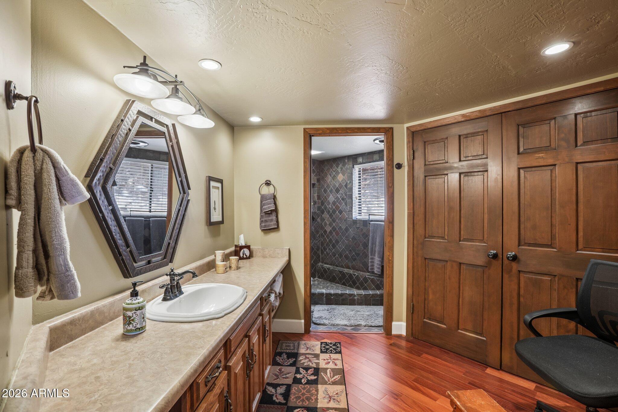 PORTAL PINE CREEK CANYON 2 - Residential