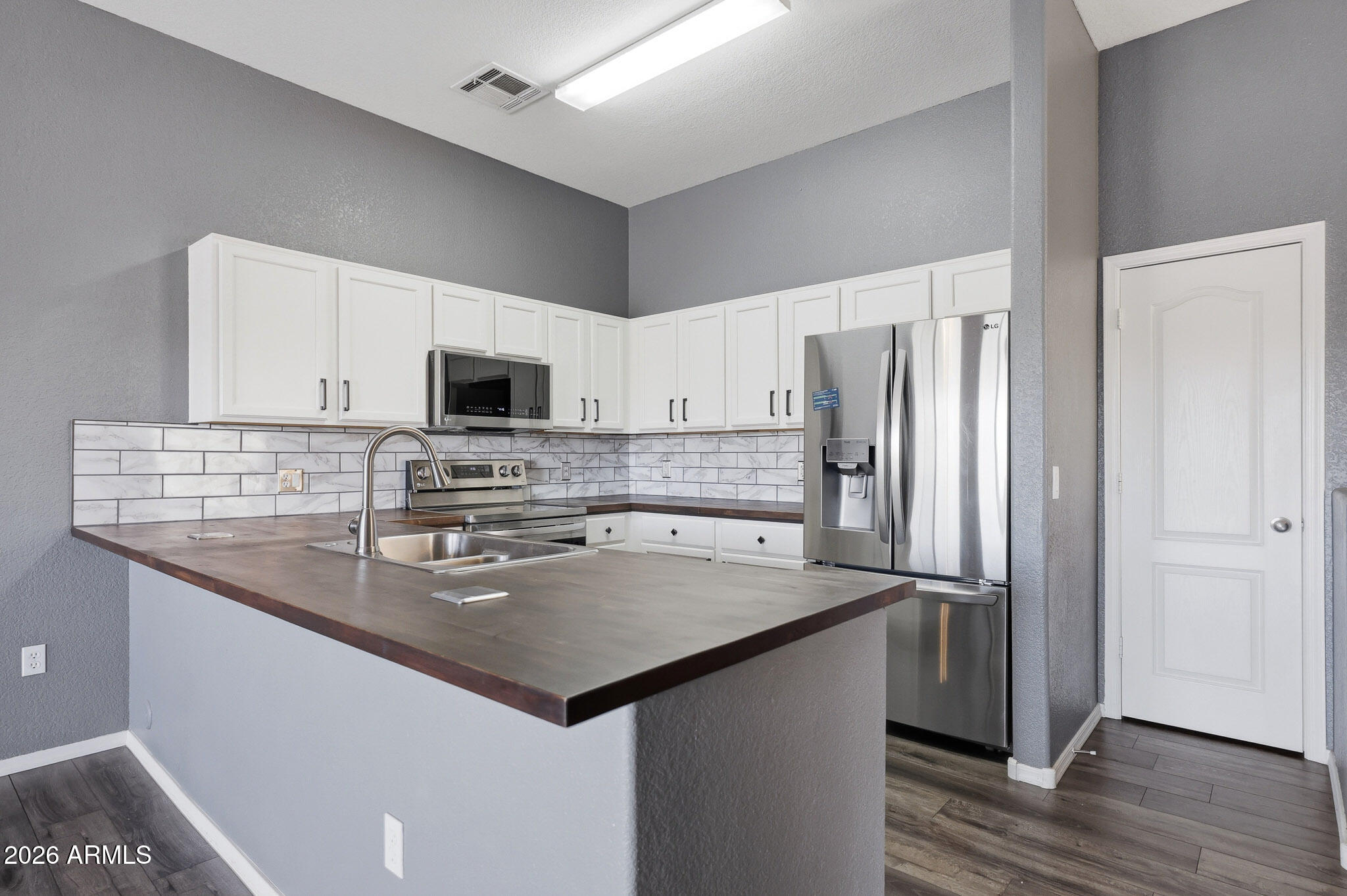 CANYON TRAILS COURTHOMES CONDOMINIUM - Residential