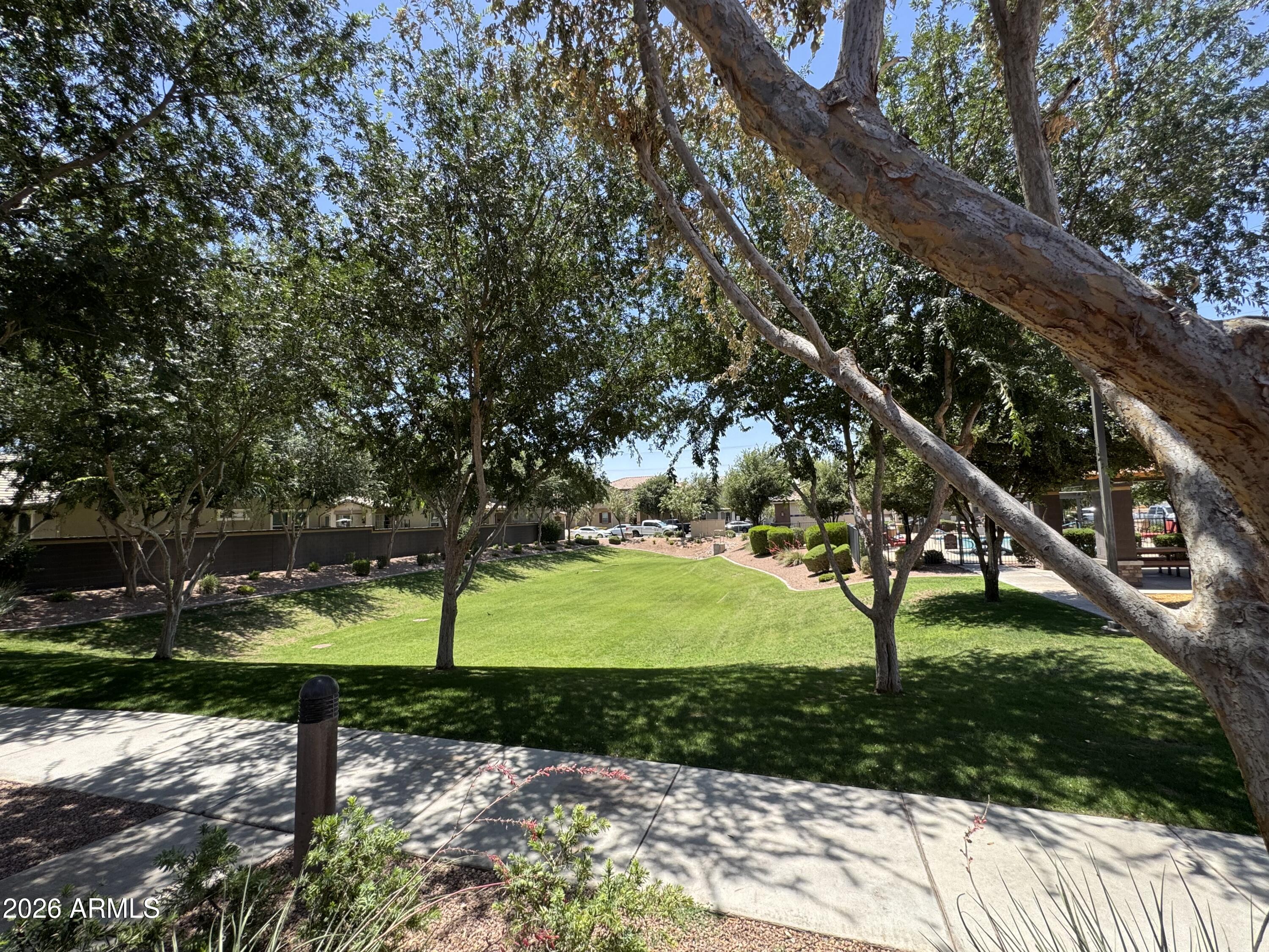 DAHLIA POINTE - Residential