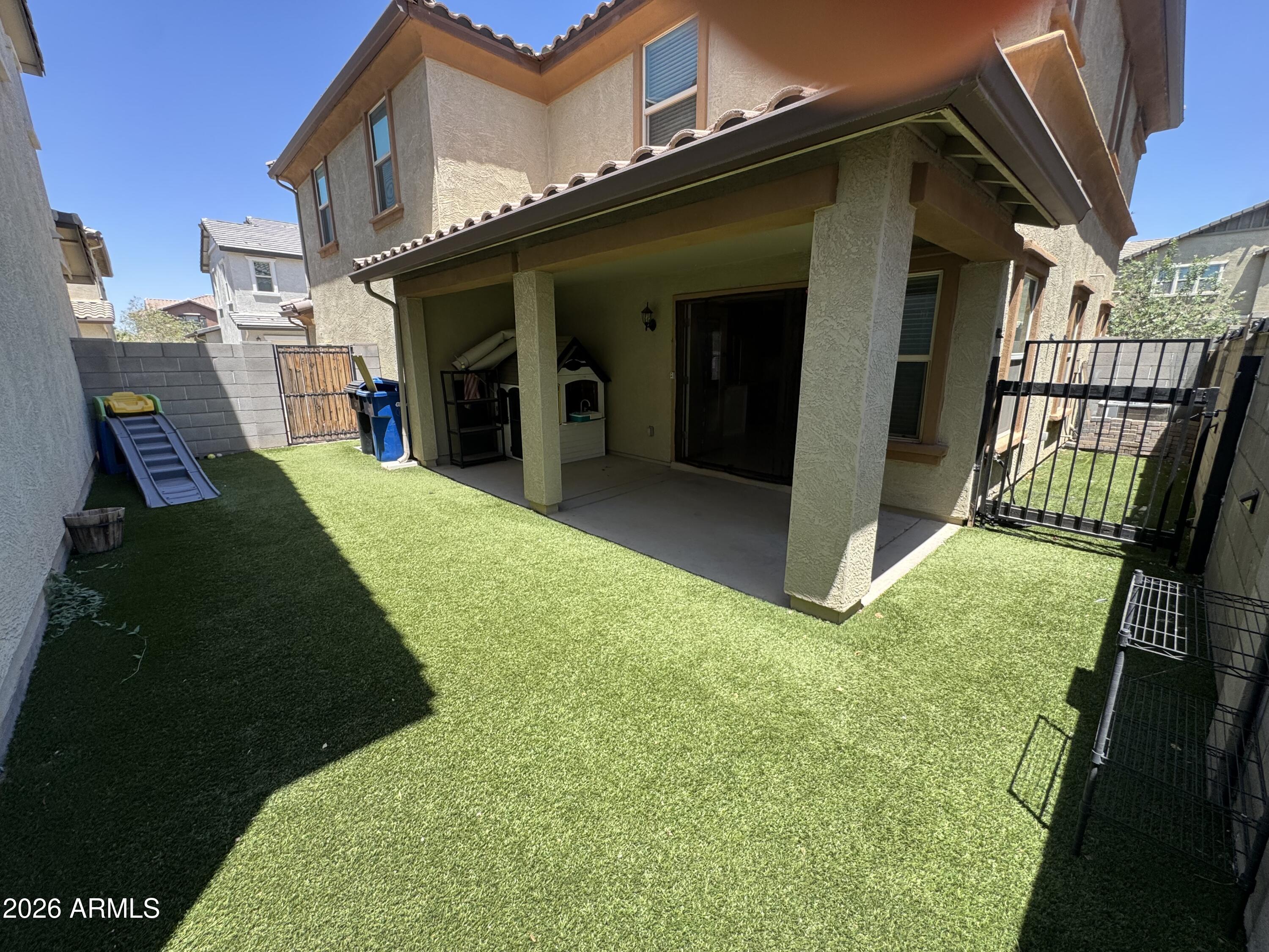 DAHLIA POINTE - Residential