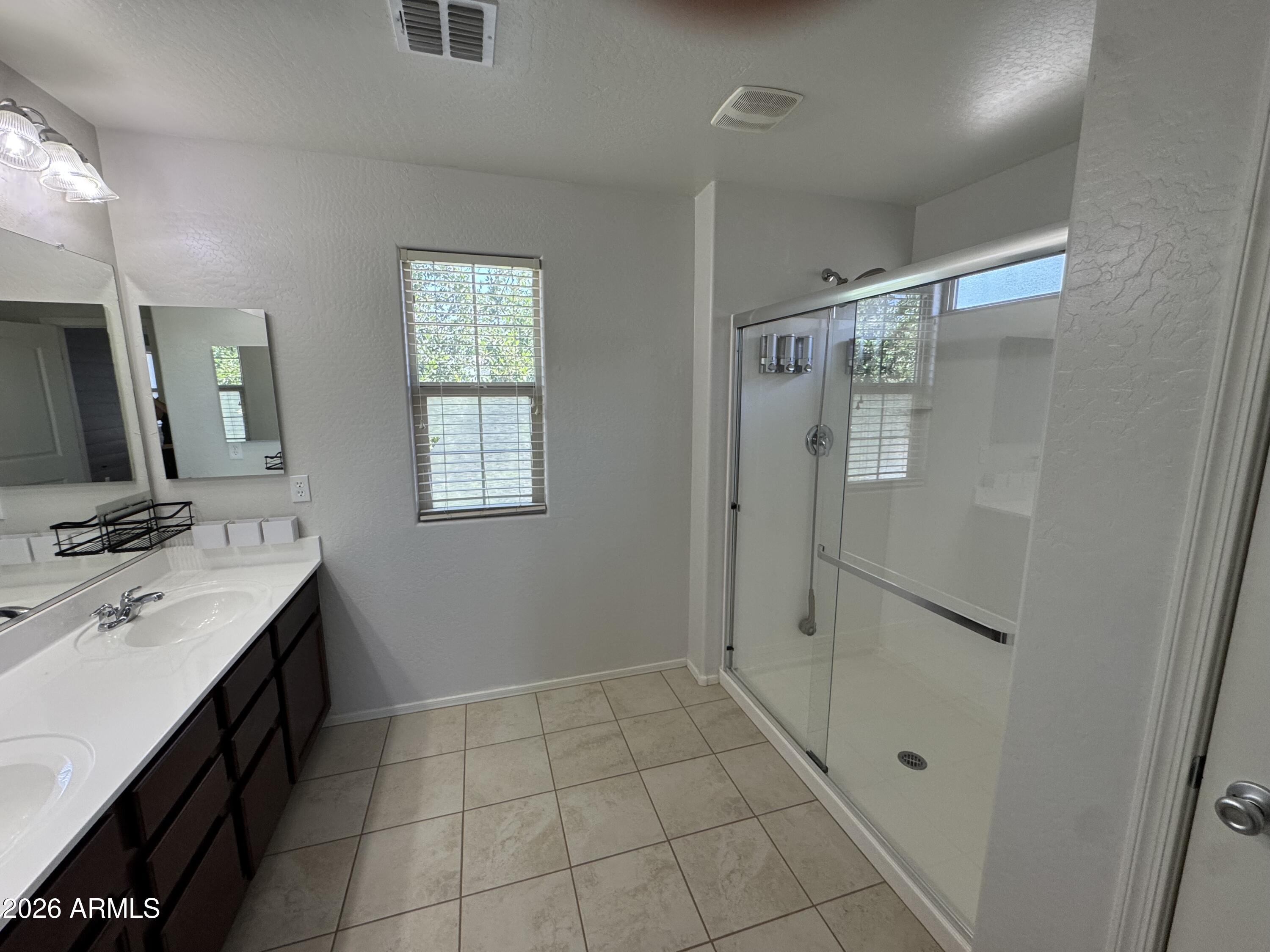 DAHLIA POINTE - Residential