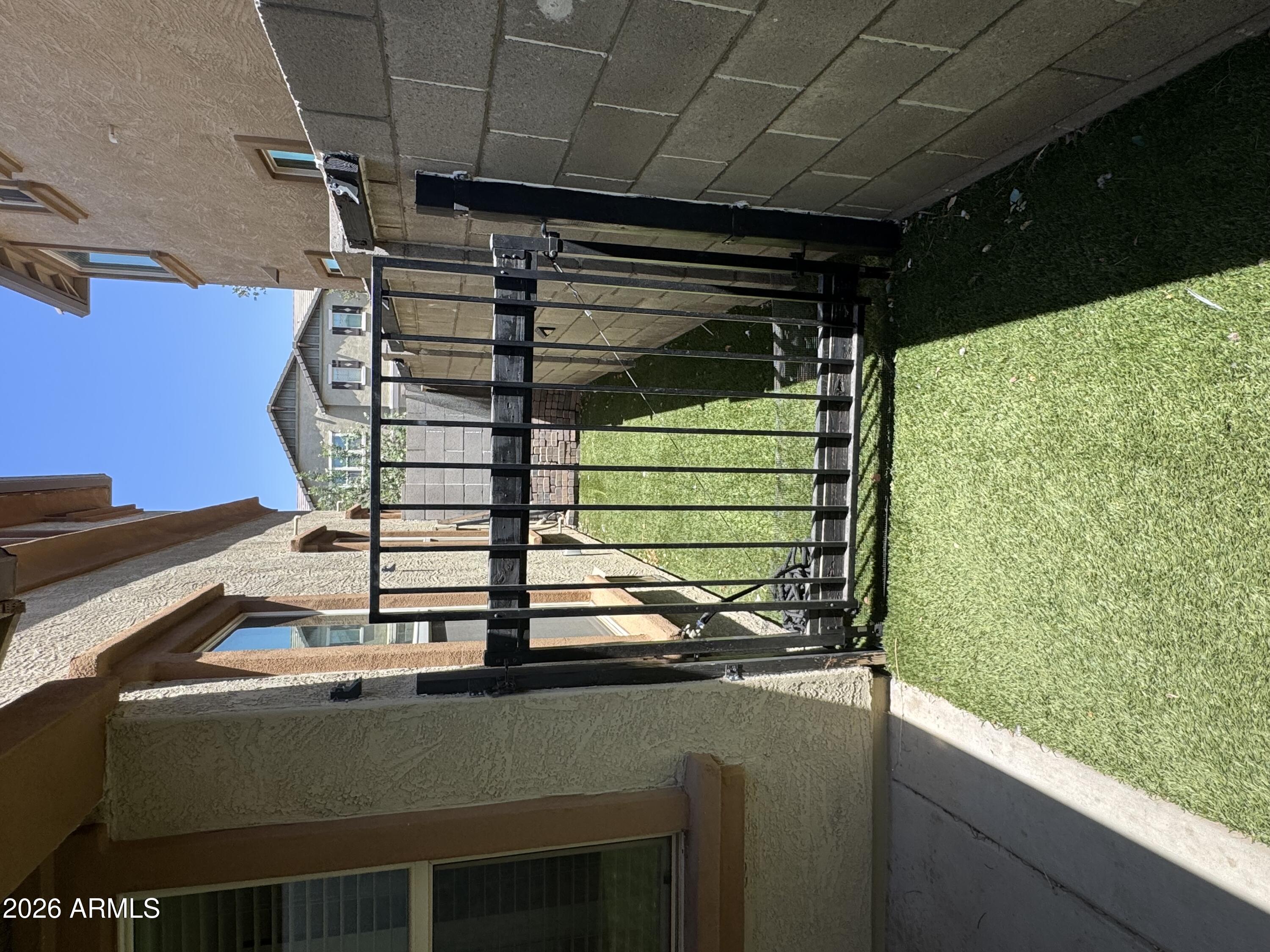 DAHLIA POINTE - Residential