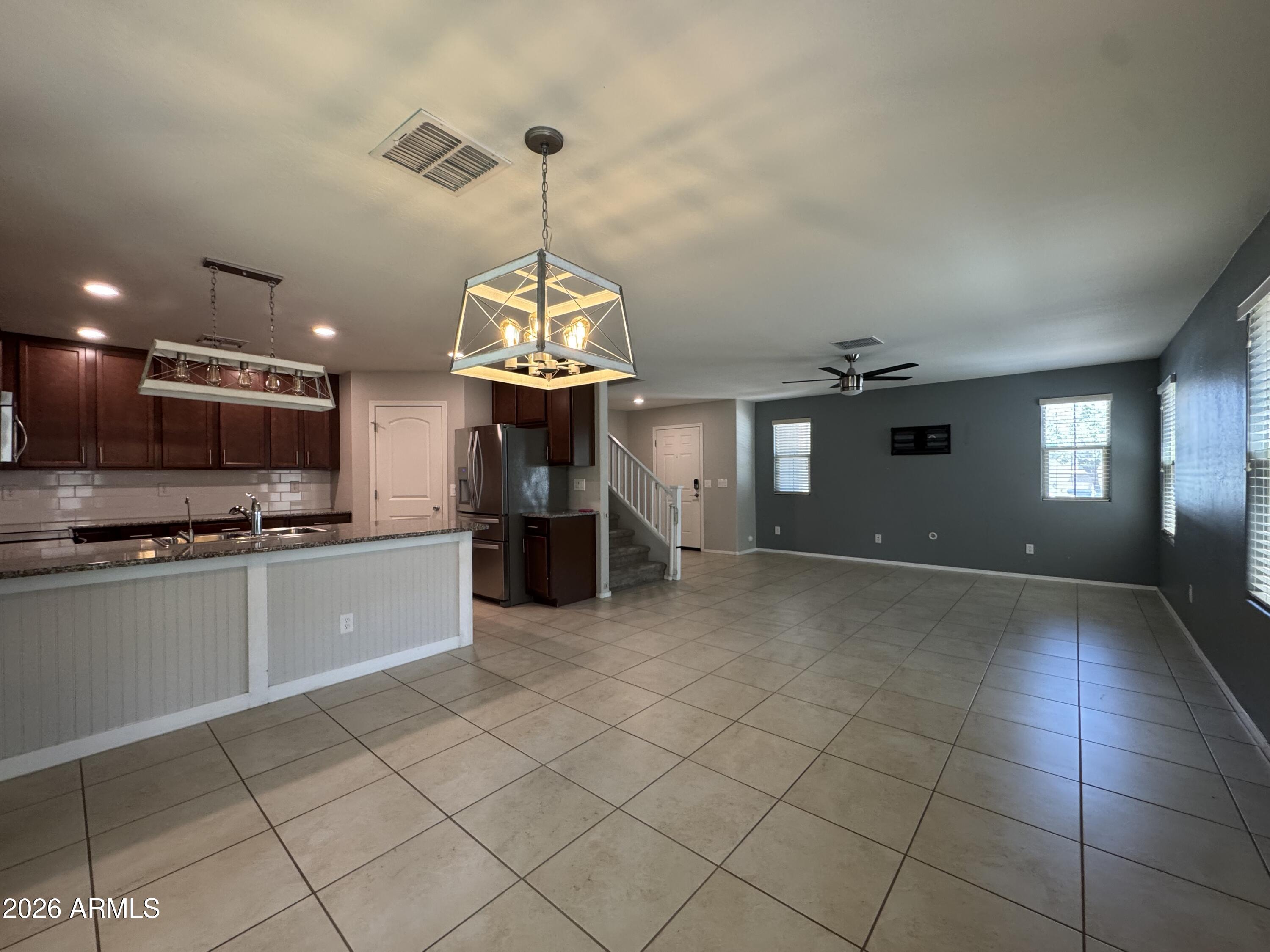 DAHLIA POINTE - Residential