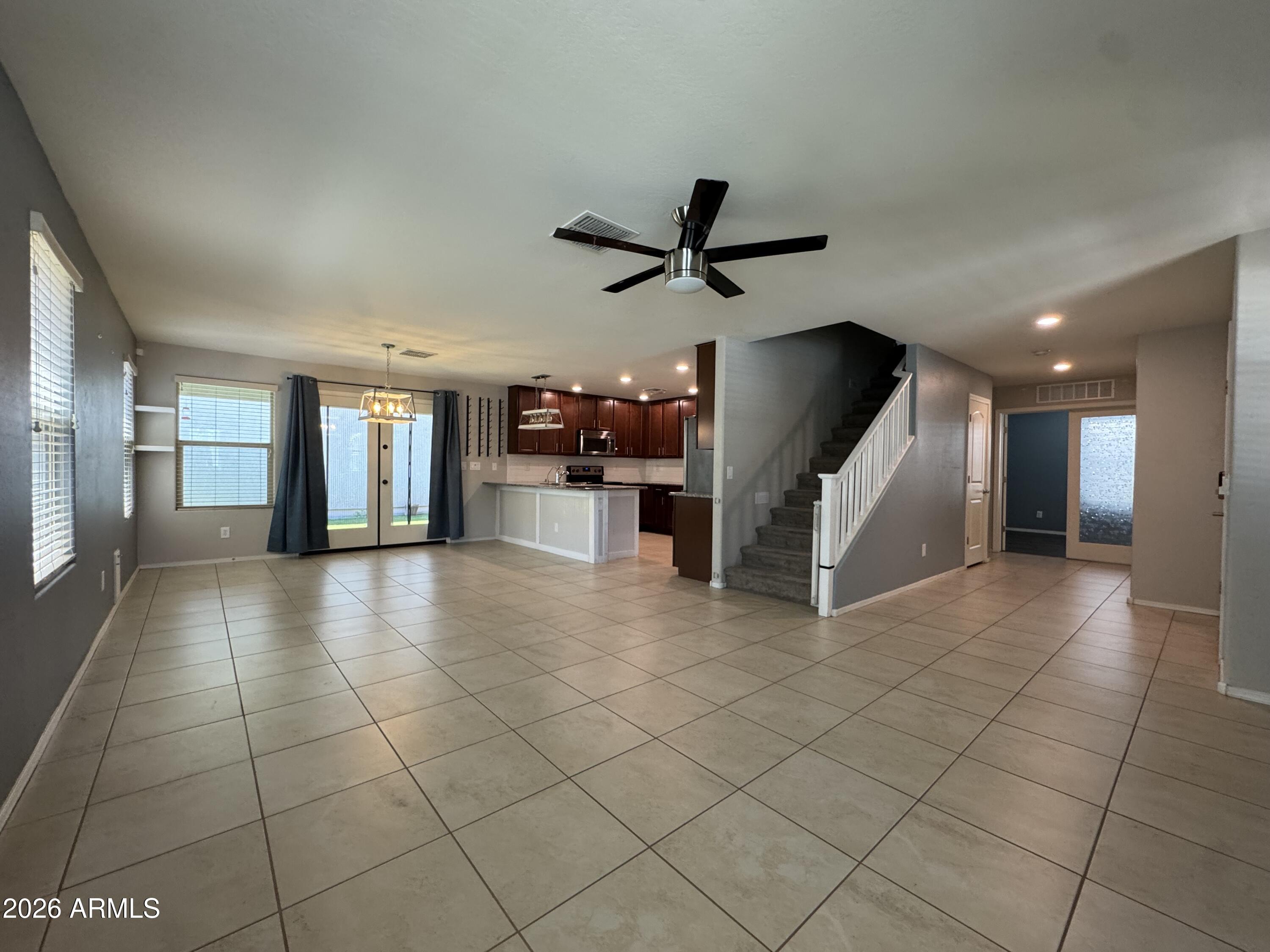 DAHLIA POINTE - Residential