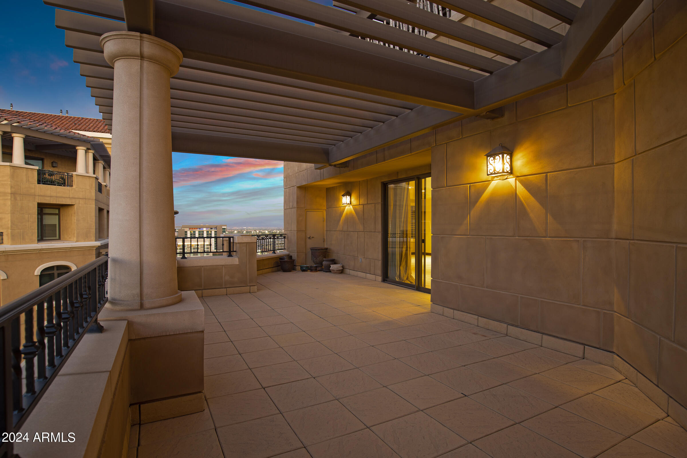 SCOTTSDALE WATERFRONT RESIDENCES CONDOMINIUM - Residential