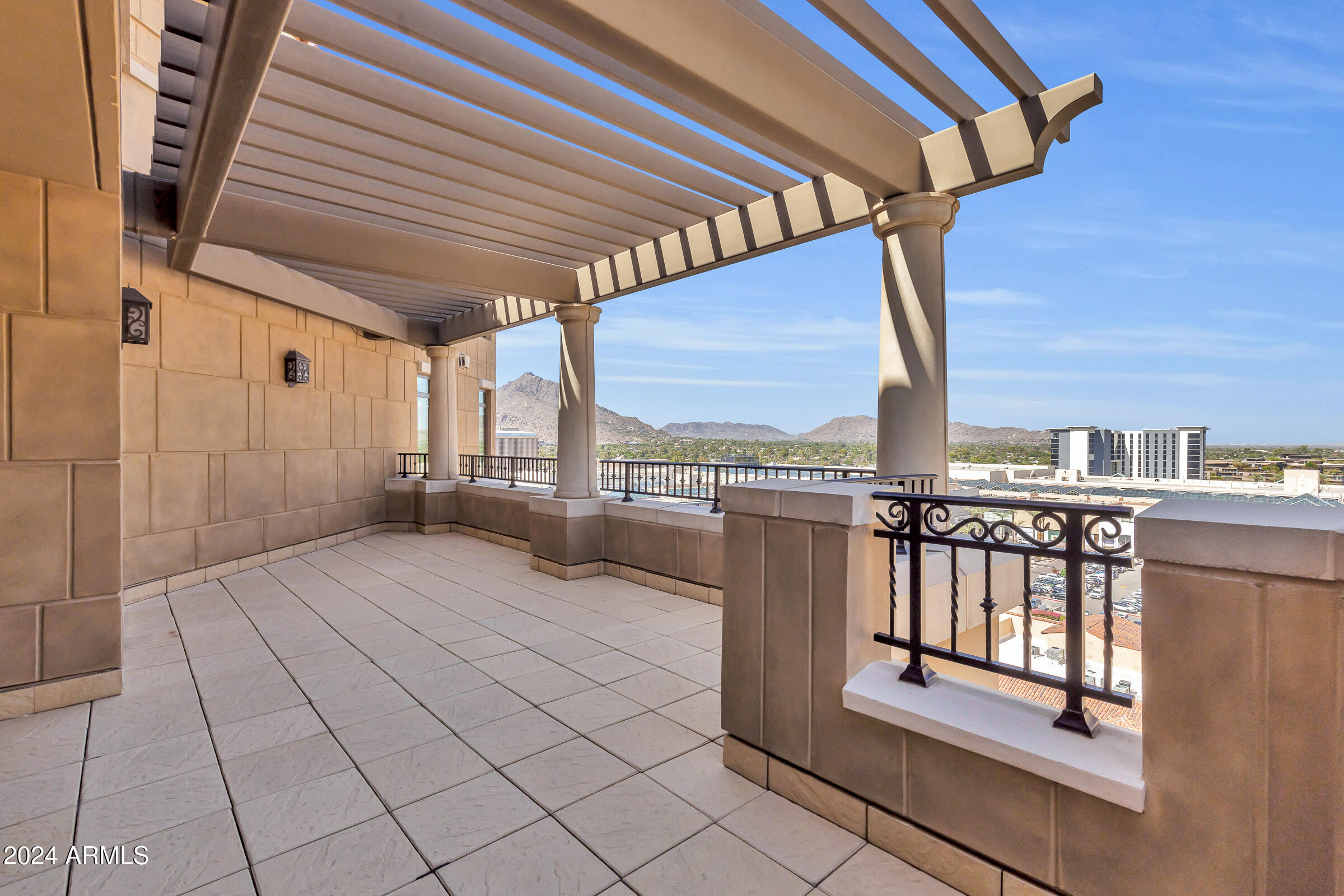 SCOTTSDALE WATERFRONT RESIDENCES CONDOMINIUM - Residential