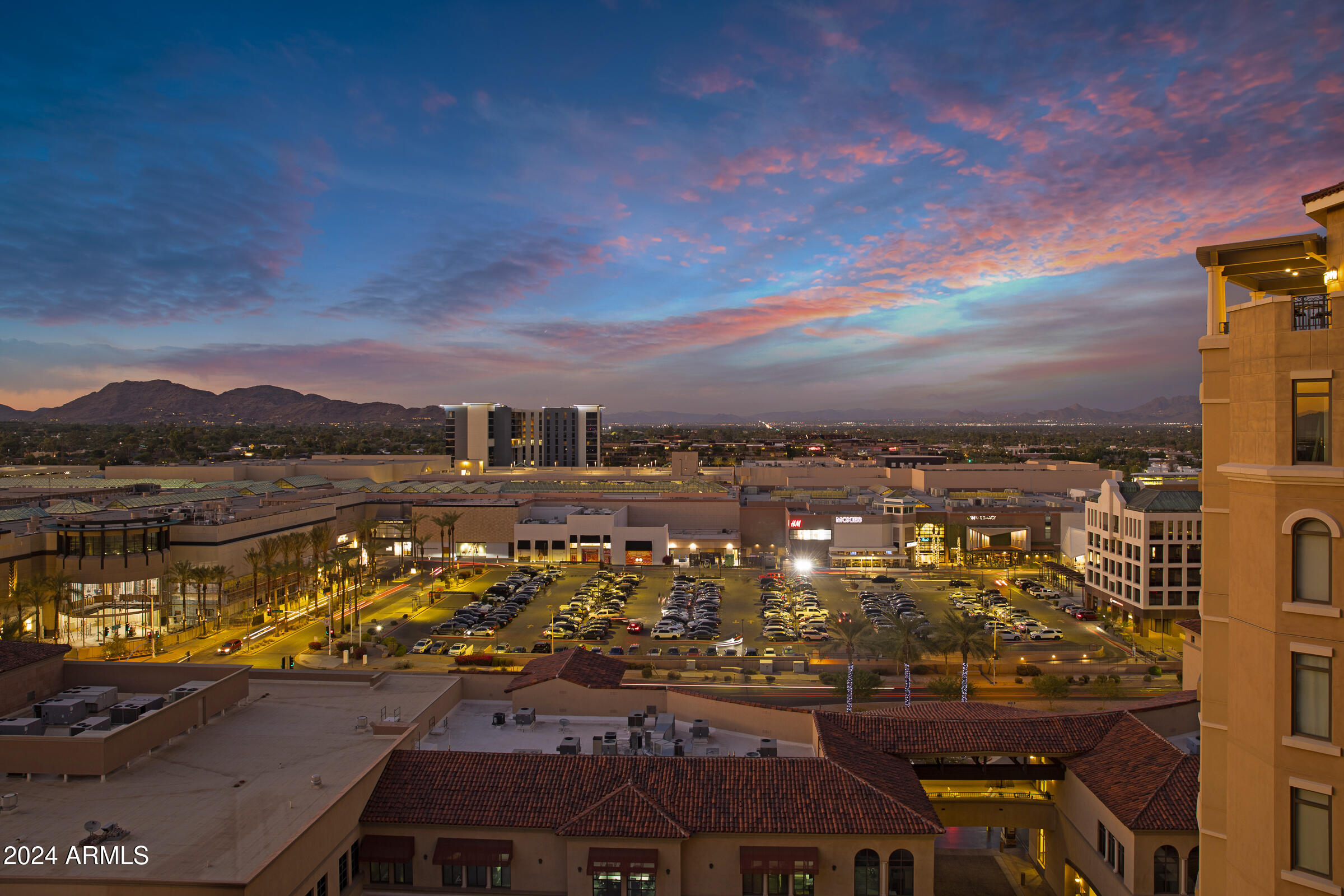 SCOTTSDALE WATERFRONT RESIDENCES CONDOMINIUM - Residential