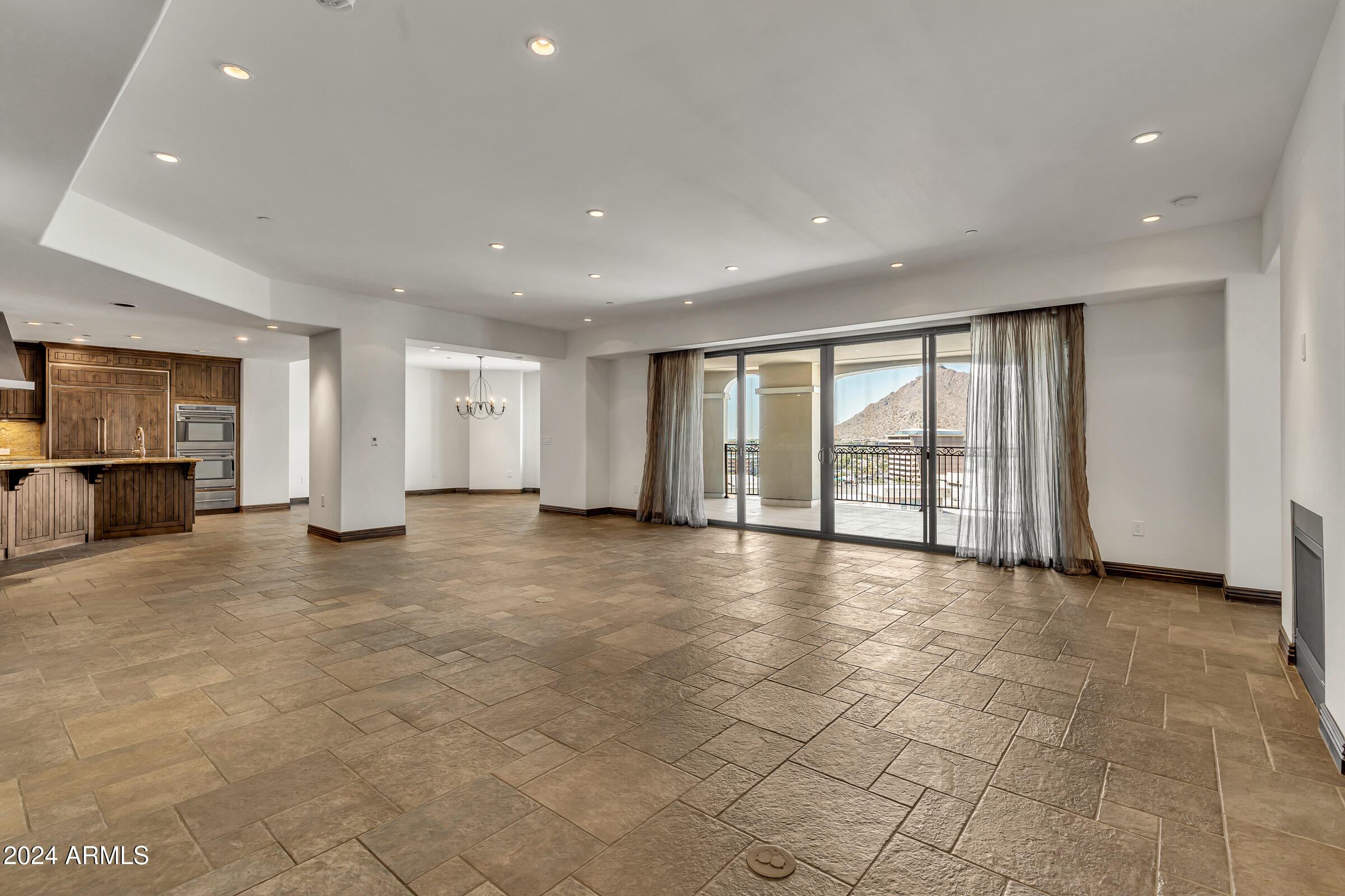 SCOTTSDALE WATERFRONT RESIDENCES CONDOMINIUM - Residential