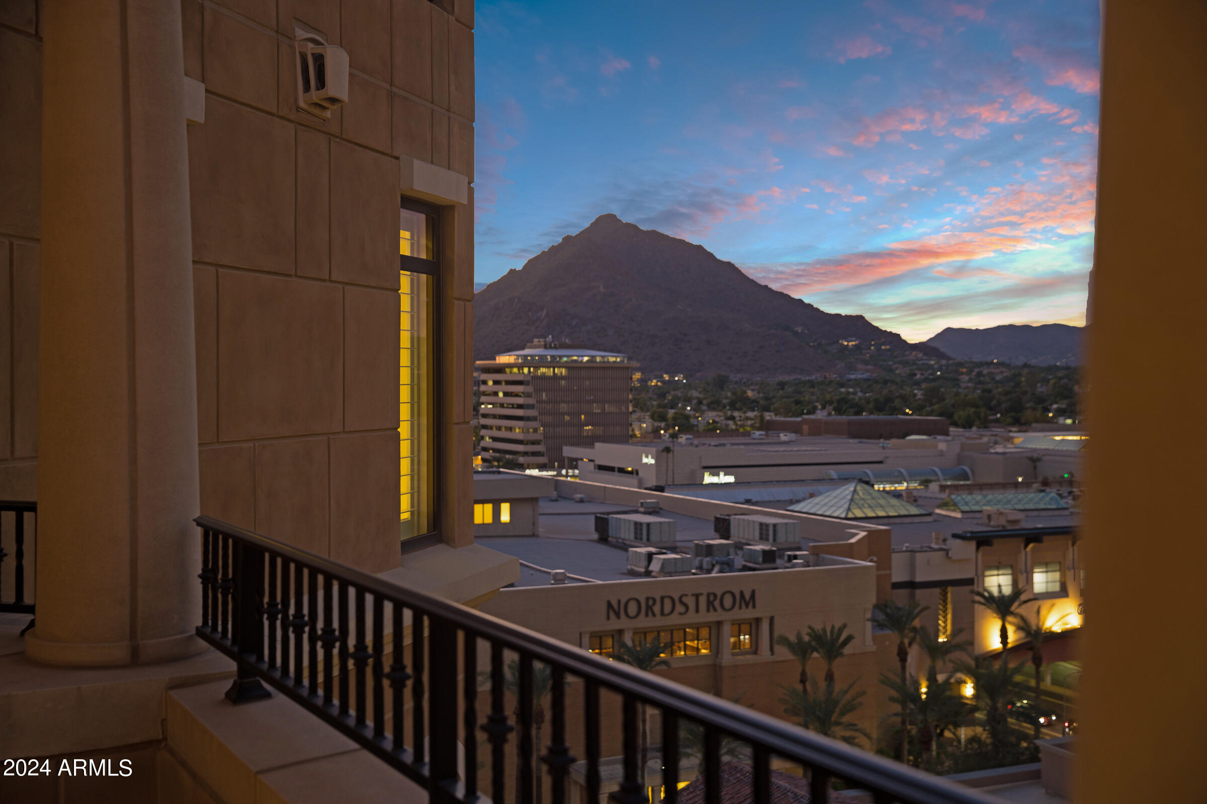 SCOTTSDALE WATERFRONT RESIDENCES CONDOMINIUM - Residential