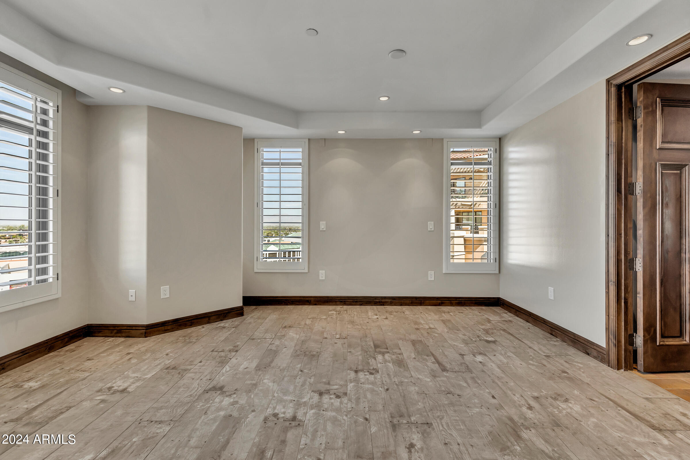 SCOTTSDALE WATERFRONT RESIDENCES CONDOMINIUM - Residential
