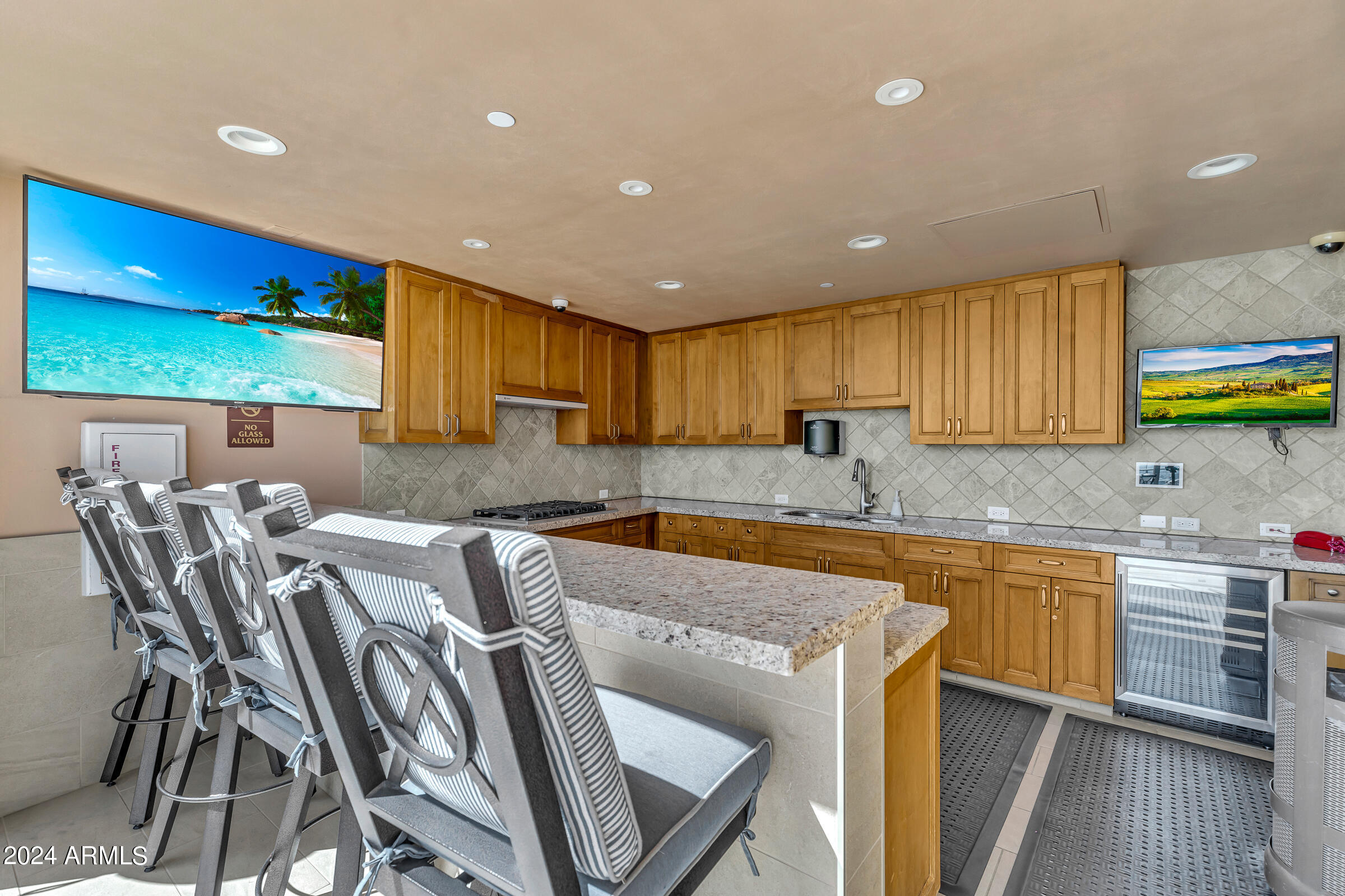 SCOTTSDALE WATERFRONT RESIDENCES CONDOMINIUM - Residential