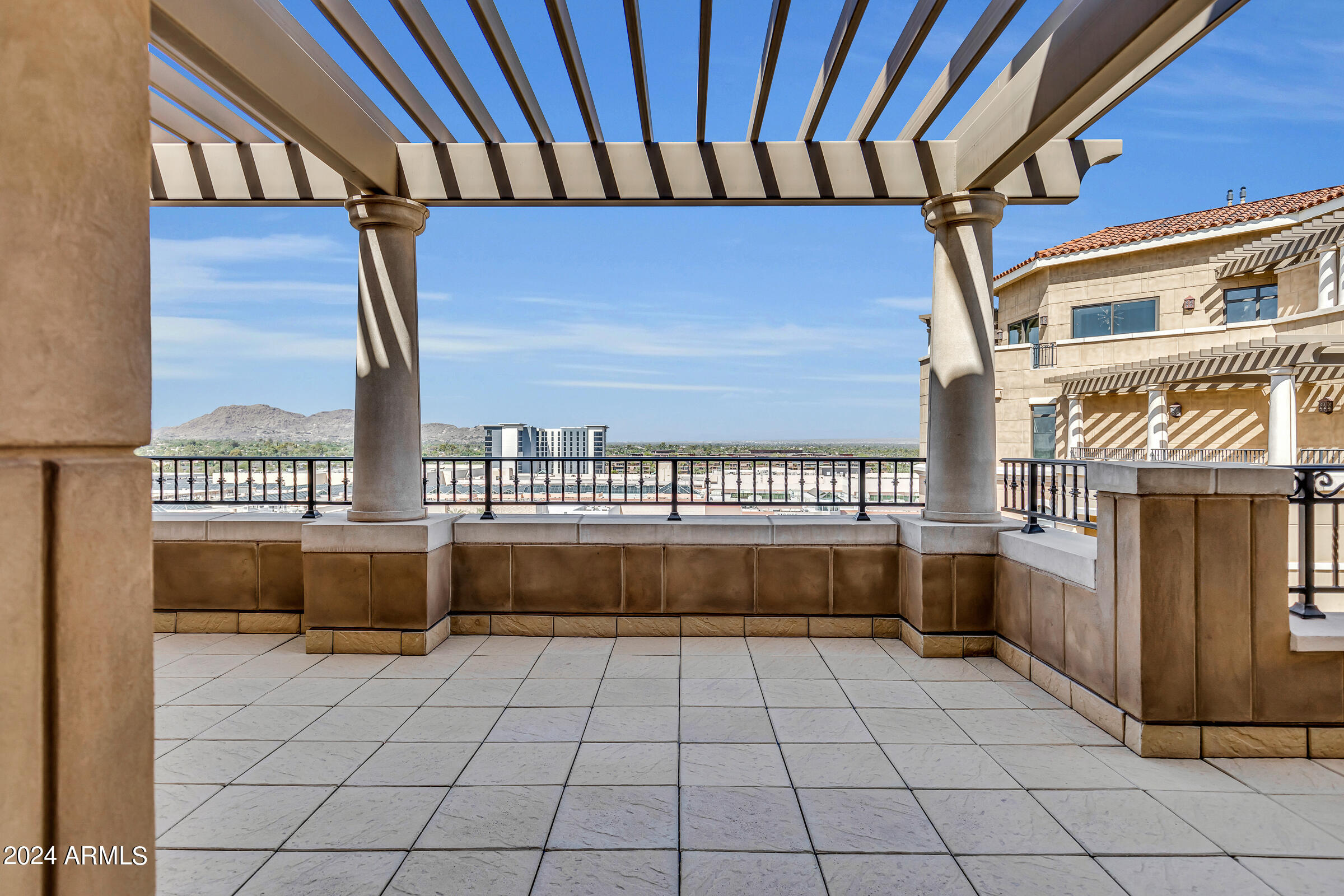 SCOTTSDALE WATERFRONT RESIDENCES CONDOMINIUM - Residential