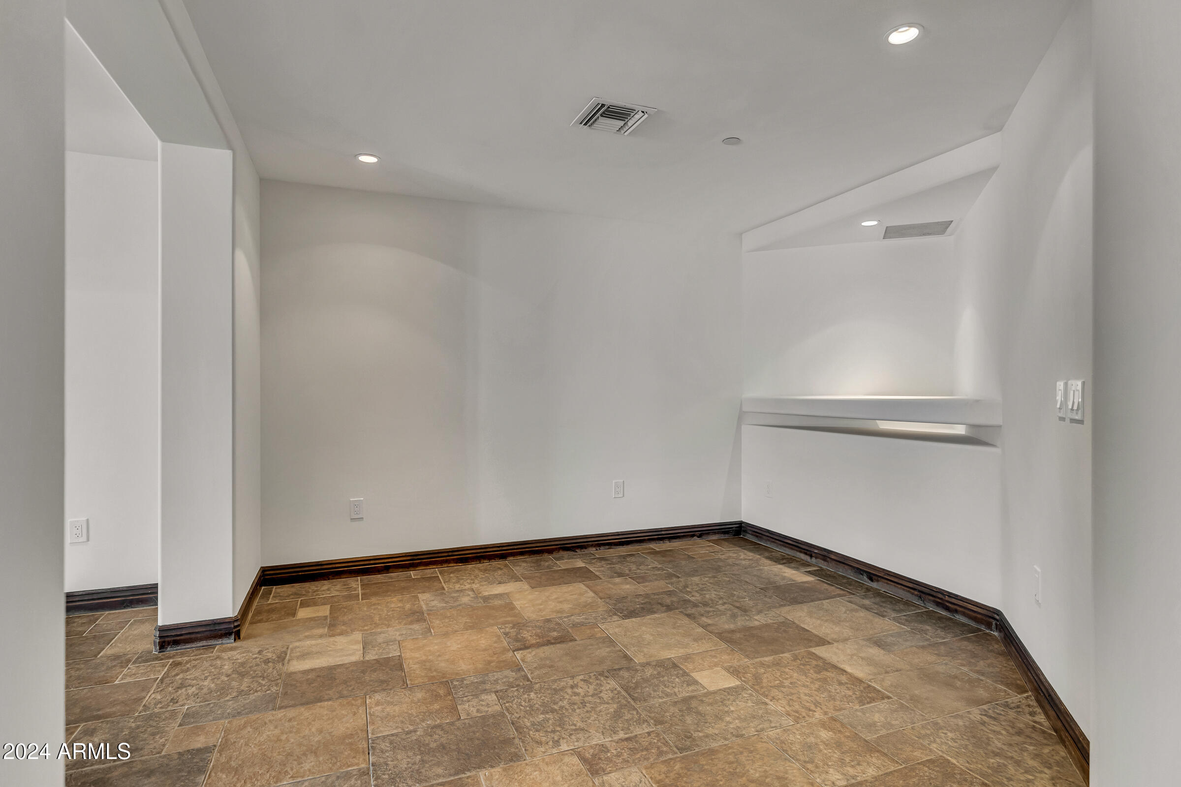 SCOTTSDALE WATERFRONT RESIDENCES CONDOMINIUM - Residential