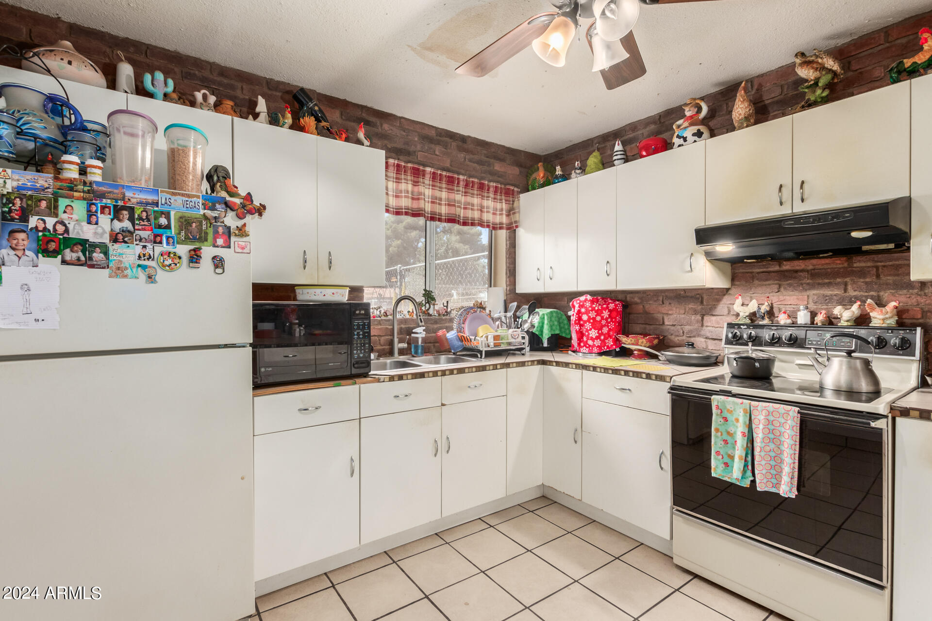 ROMOLA OF ARIZONA GRAPE FRUIT UNIT NO. 42 RESUBDIV - Residential