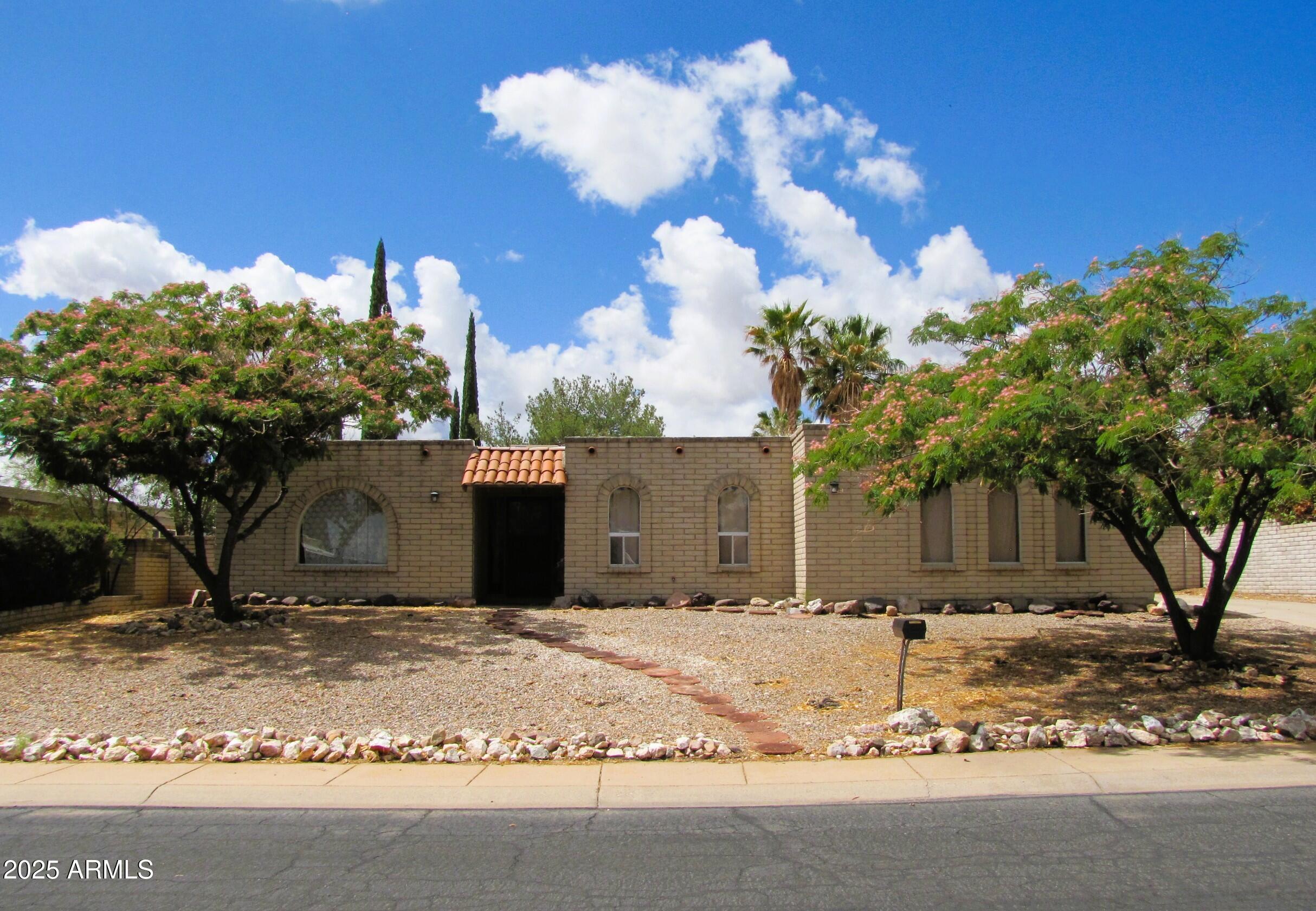 TOWN & COUNTRY ESTATES 12 - Residential Lease