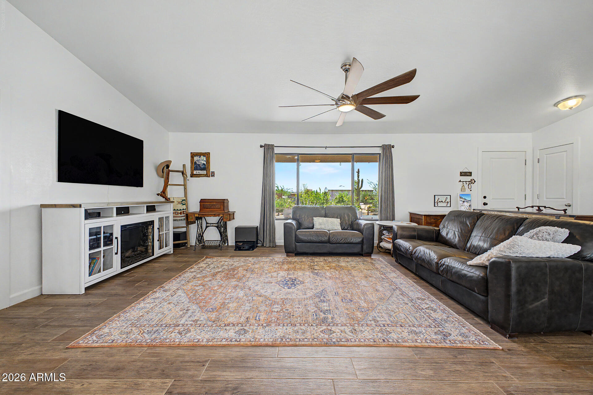 DOVE VALLEY - Residential