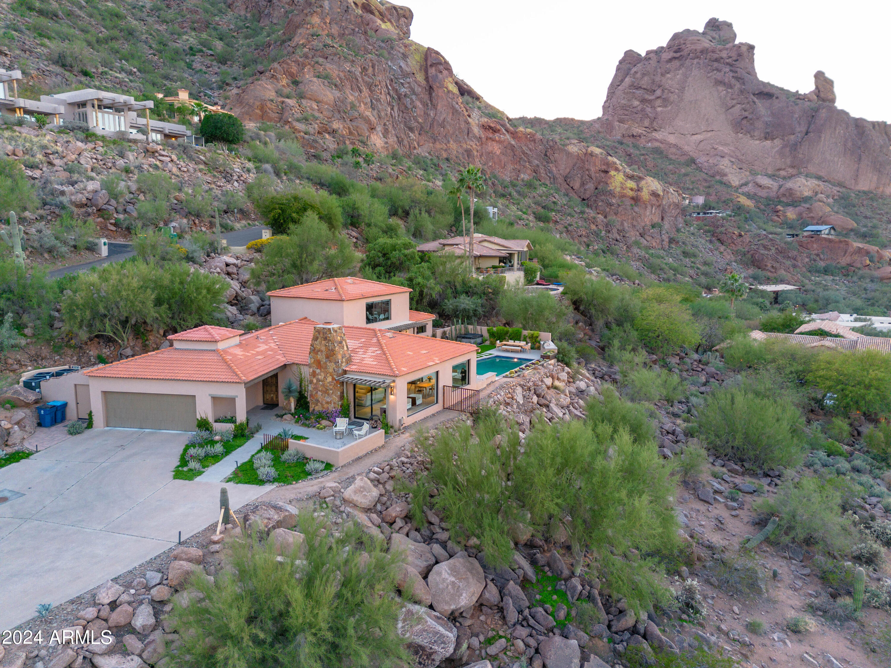 STONE CANYON EAST - Residential