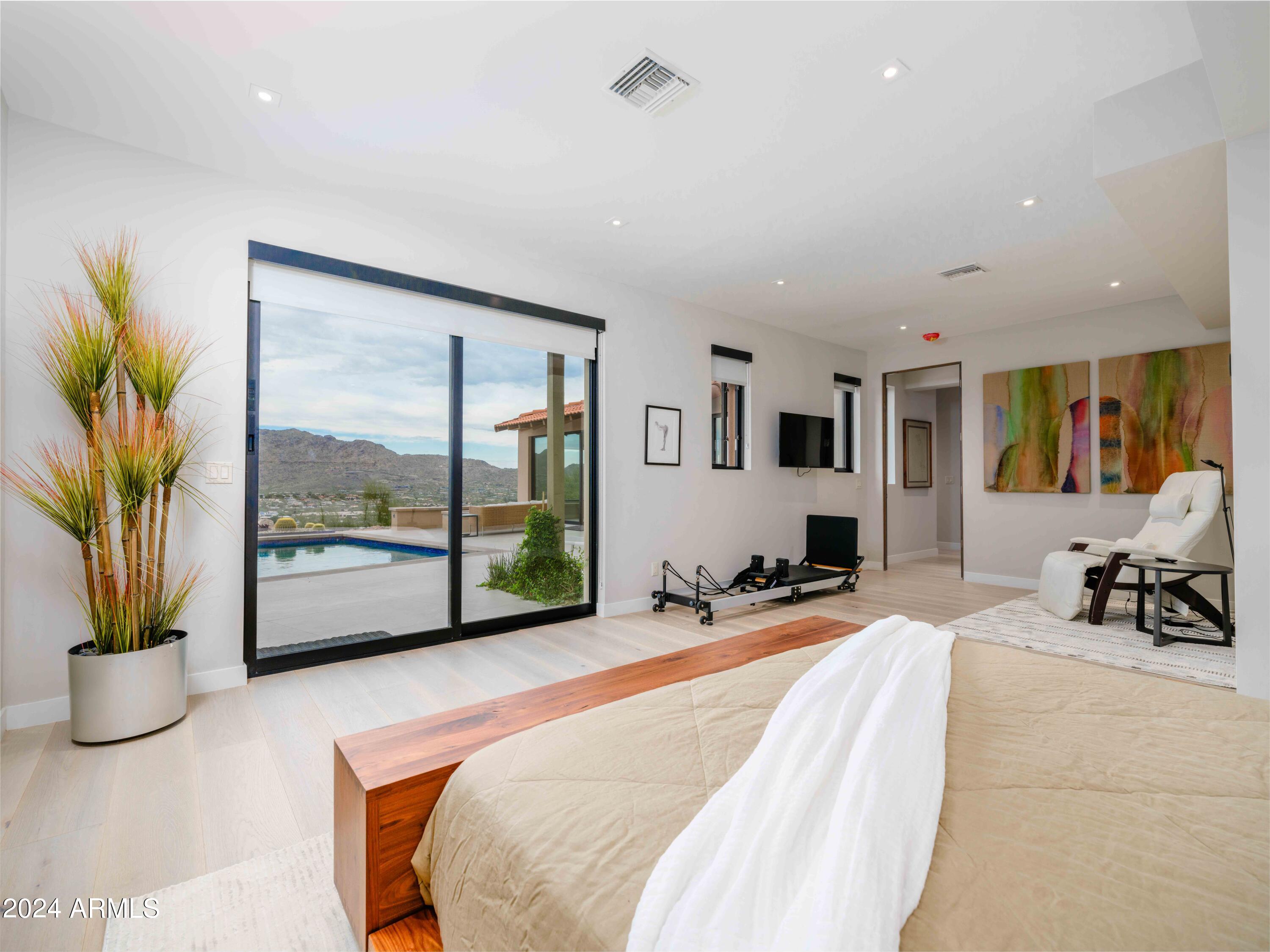 STONE CANYON EAST - Residential