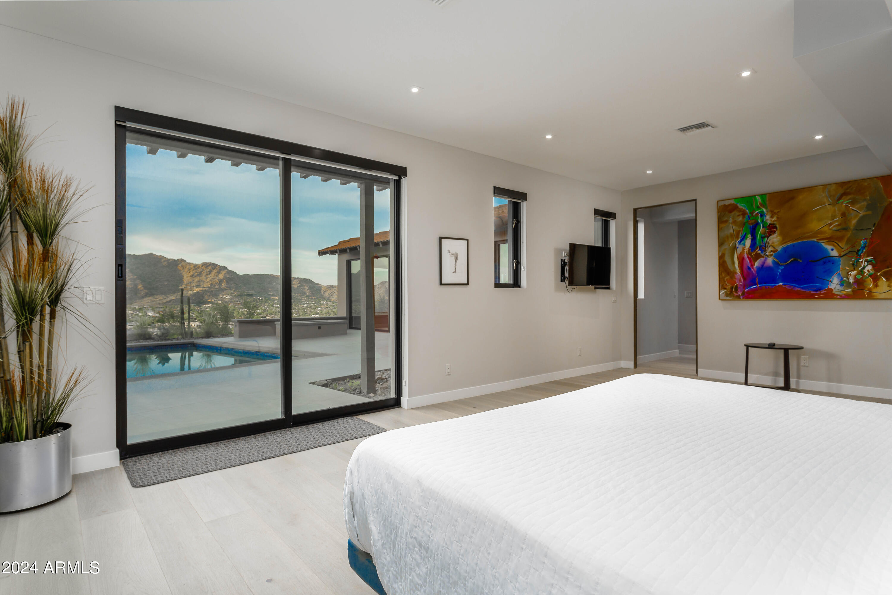 STONE CANYON EAST - Residential