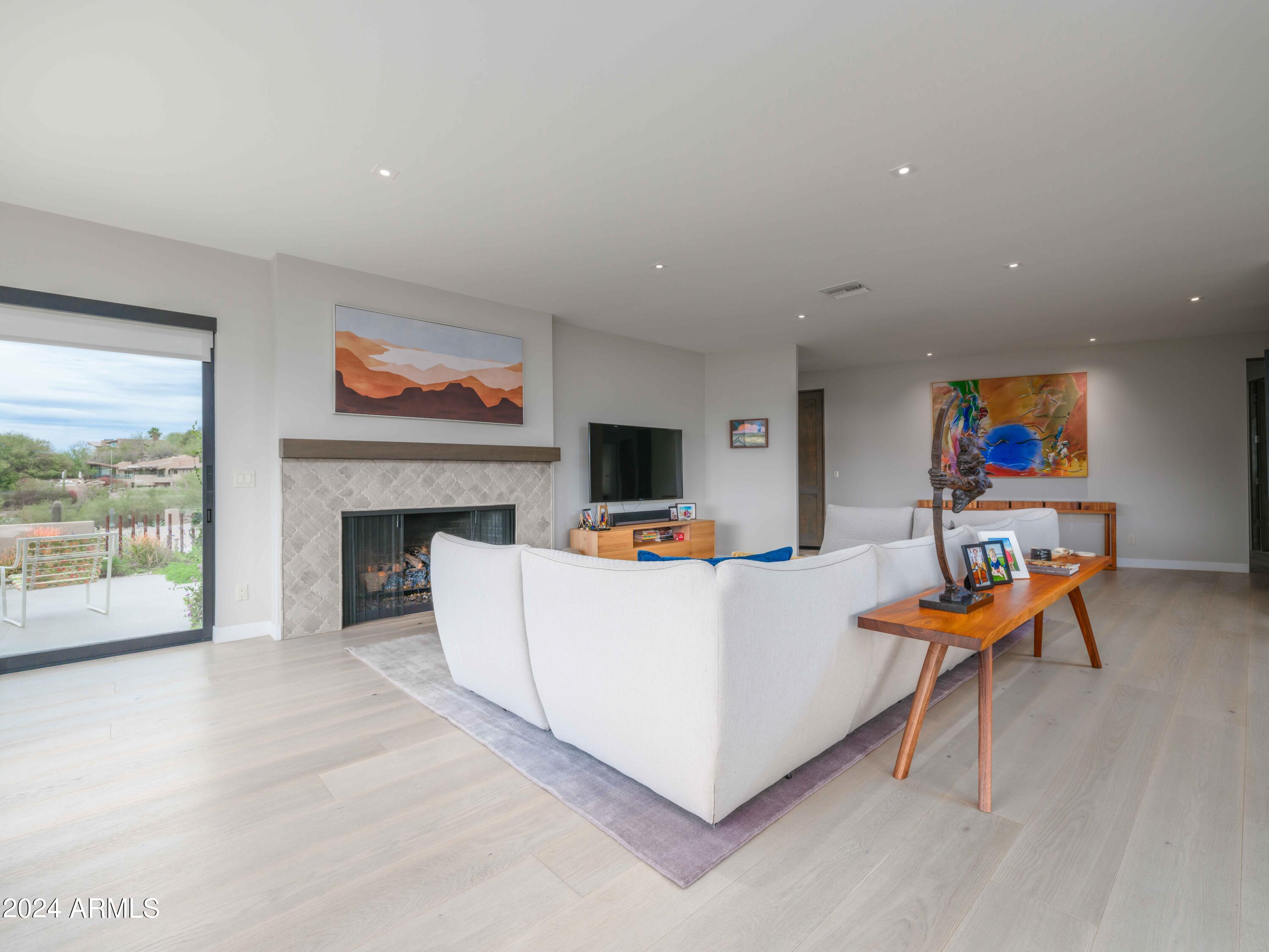 STONE CANYON EAST - Residential