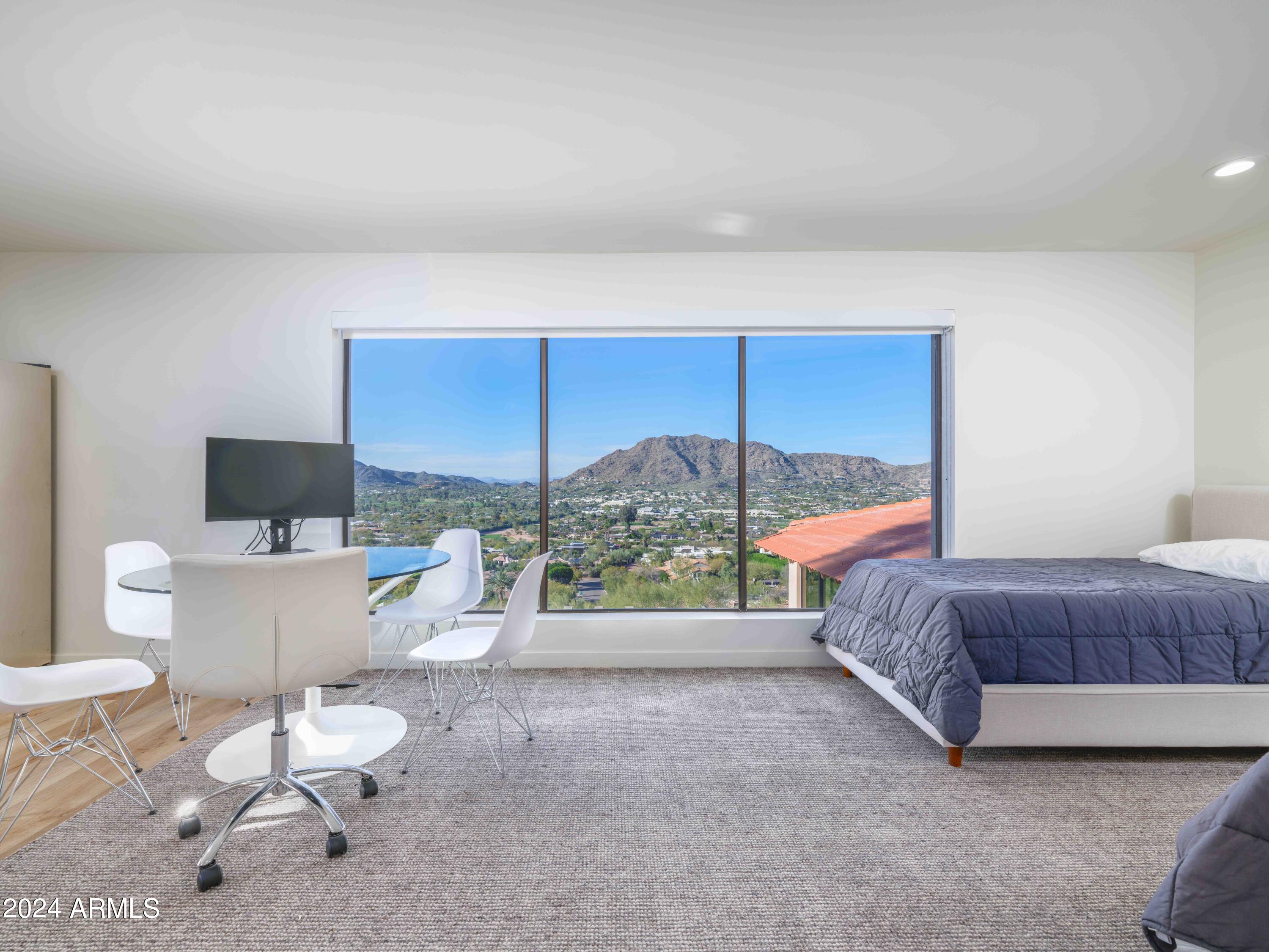 STONE CANYON EAST - Residential
