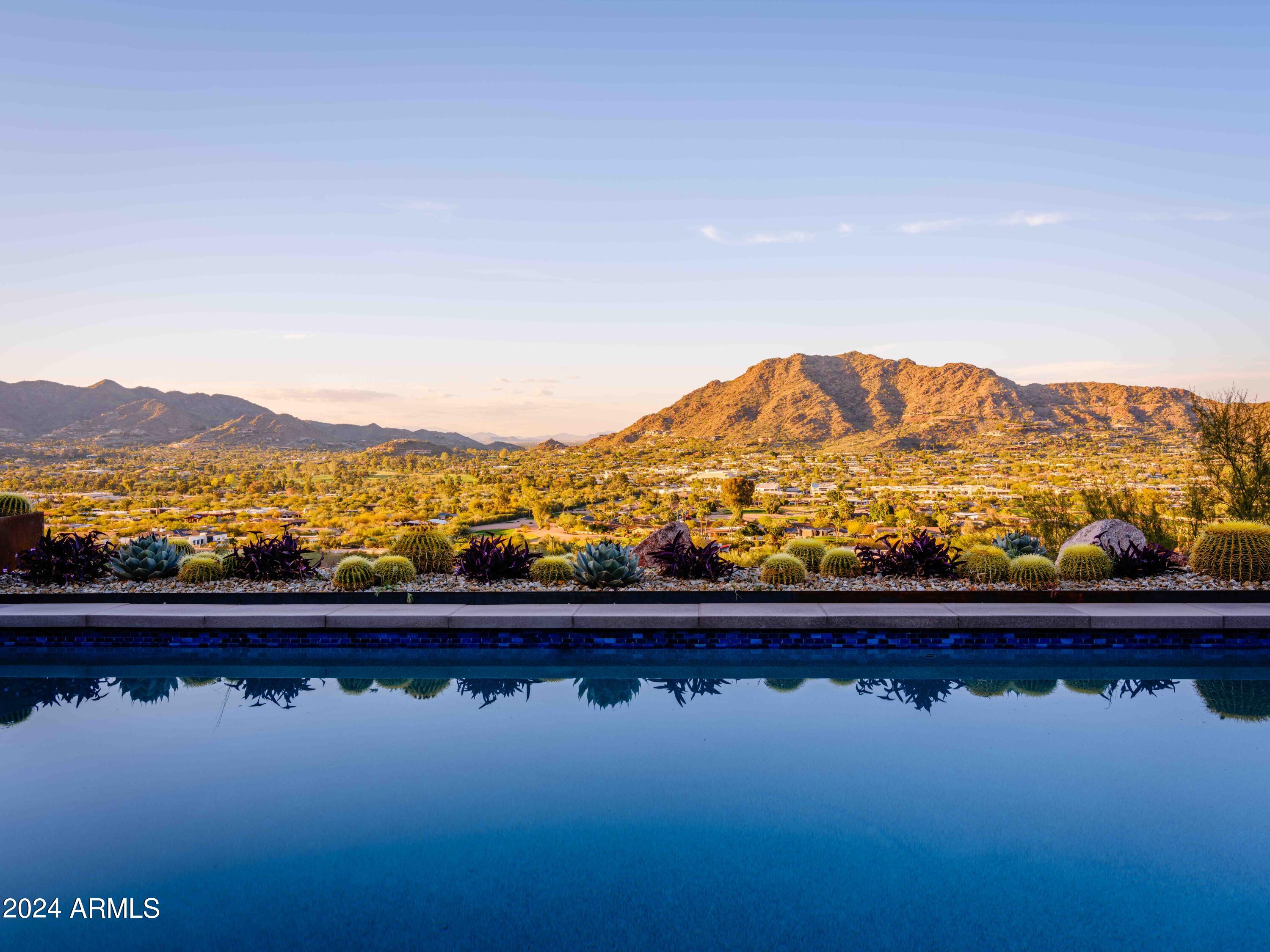 STONE CANYON EAST - Residential