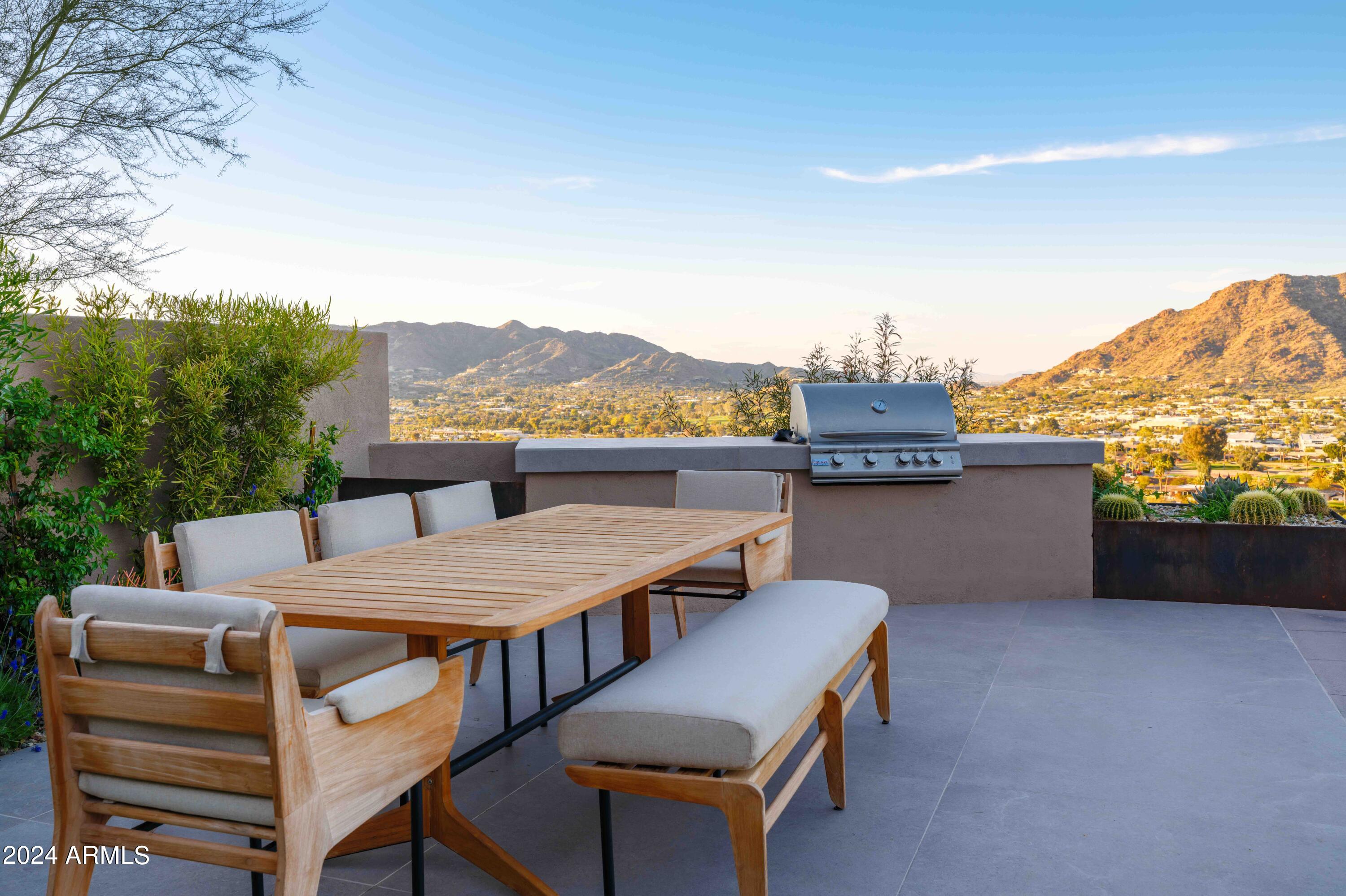STONE CANYON EAST - Residential