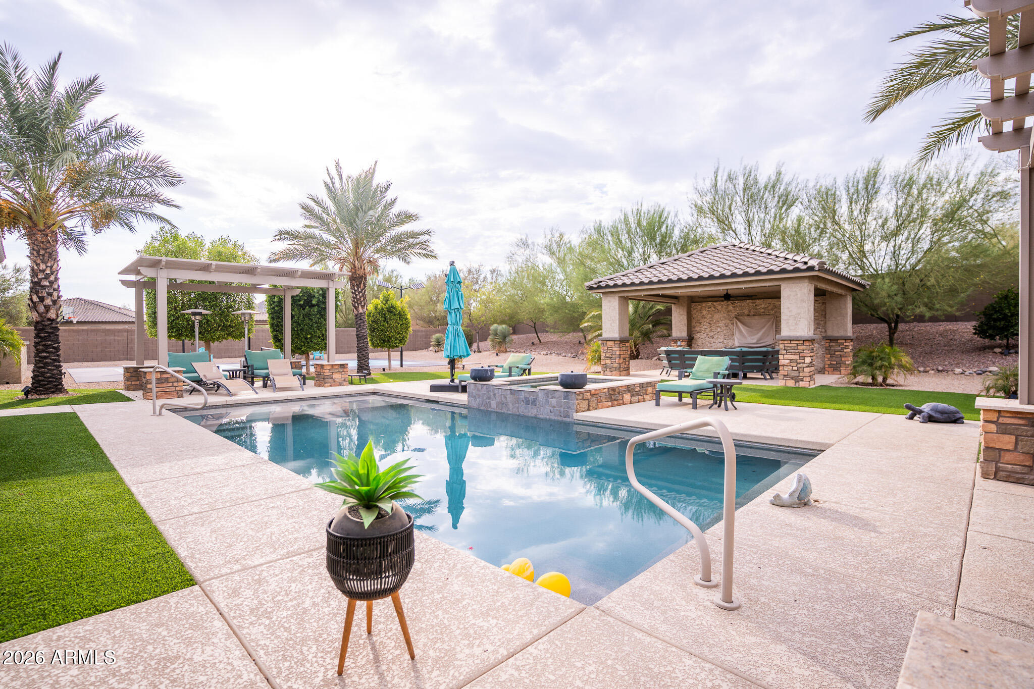 CABALLOS DEL RIO - Residential