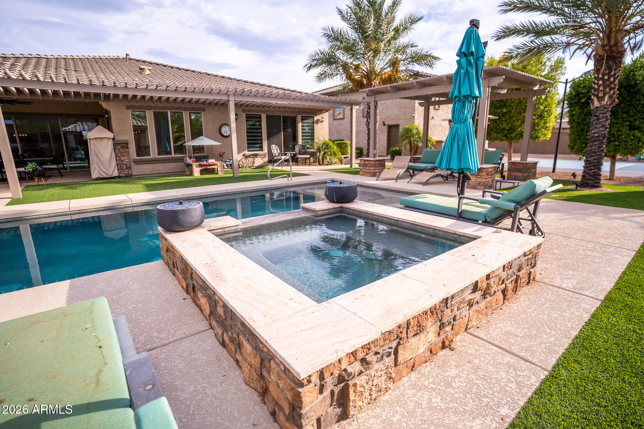 CABALLOS DEL RIO - Residential