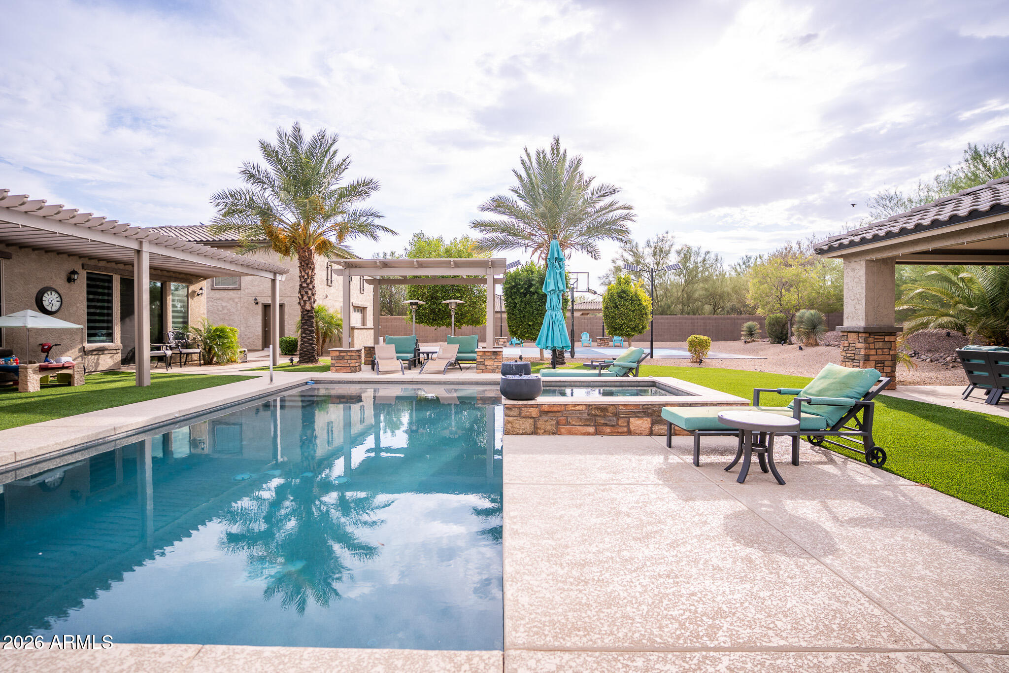 CABALLOS DEL RIO - Residential