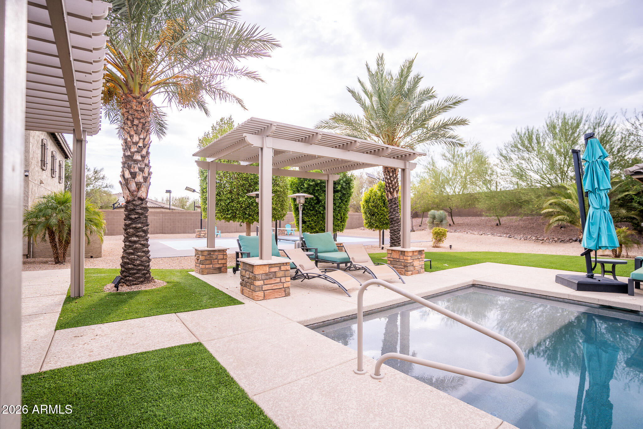 CABALLOS DEL RIO - Residential