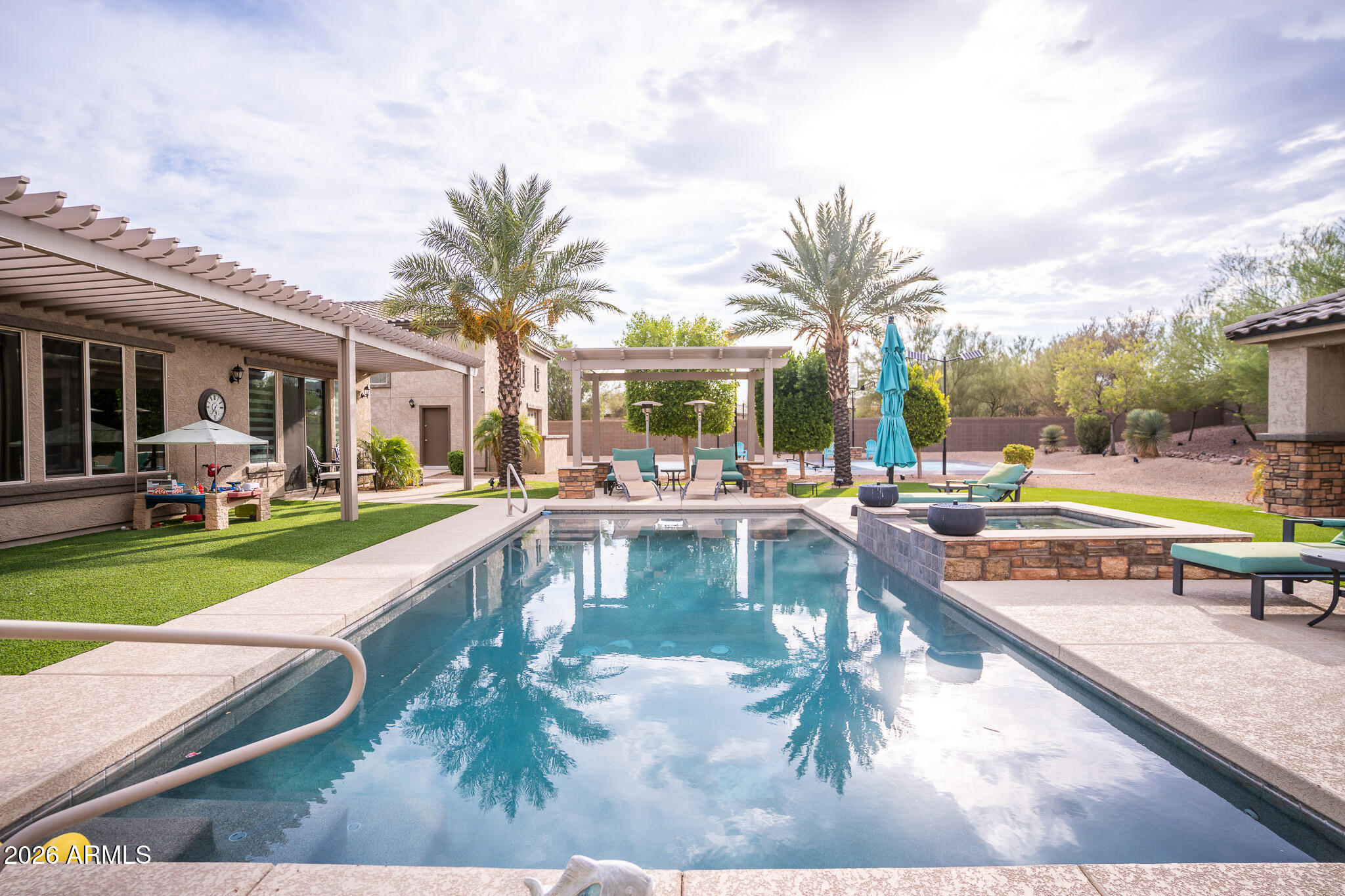 CABALLOS DEL RIO - Residential