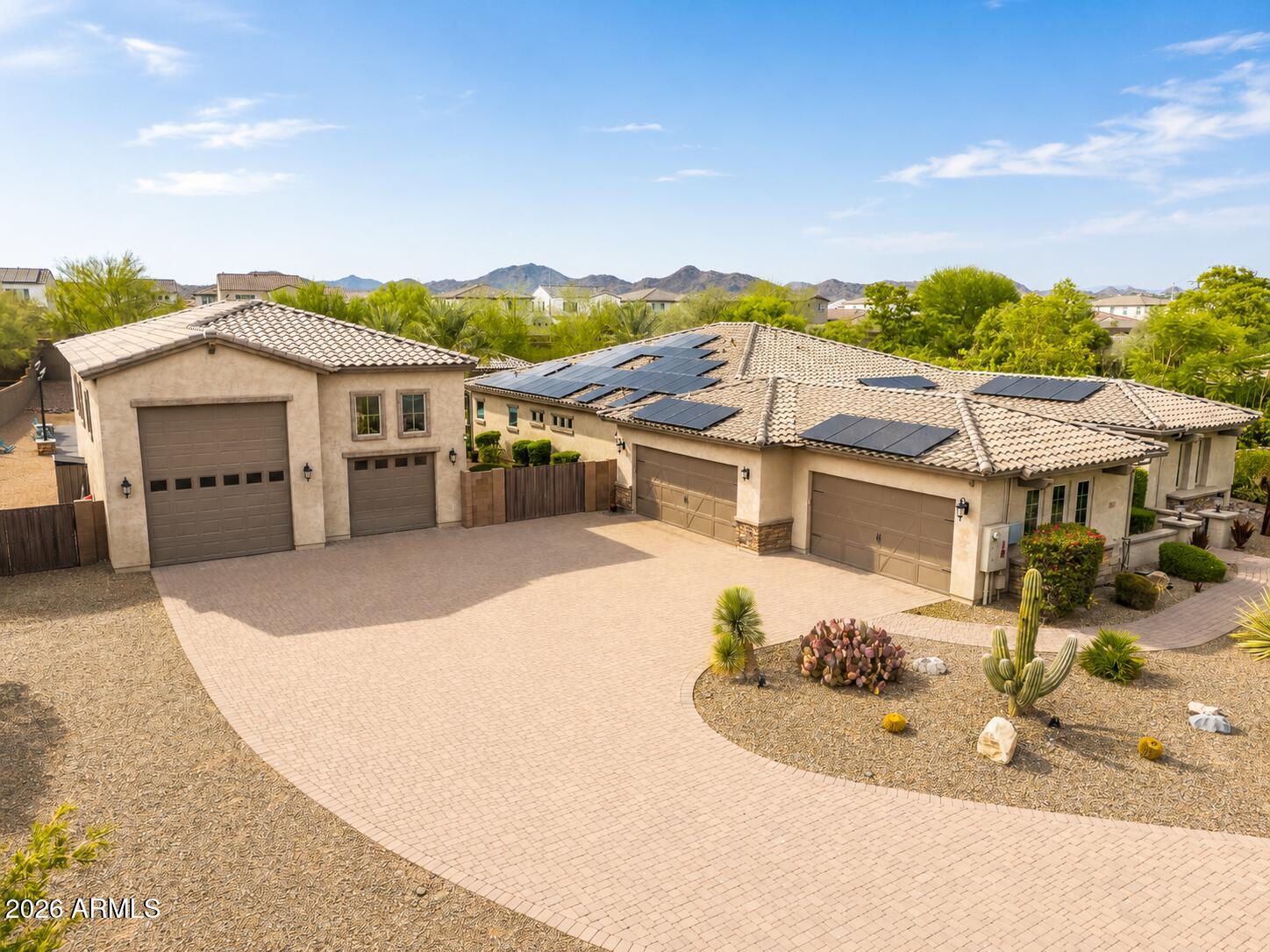 CABALLOS DEL RIO - Residential