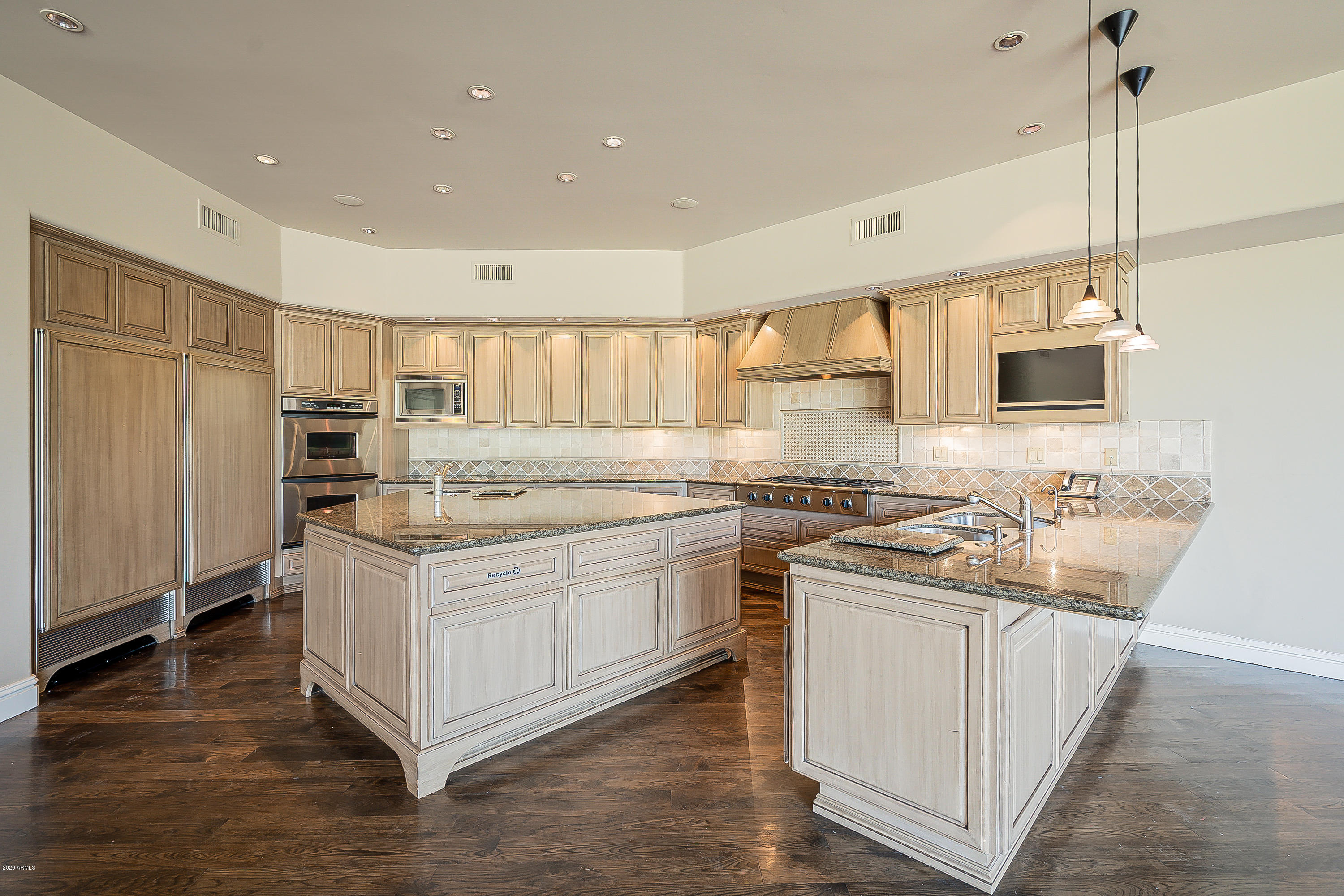 CASA BLANCA ESTATES LOT 20-37 & TR A - Residential