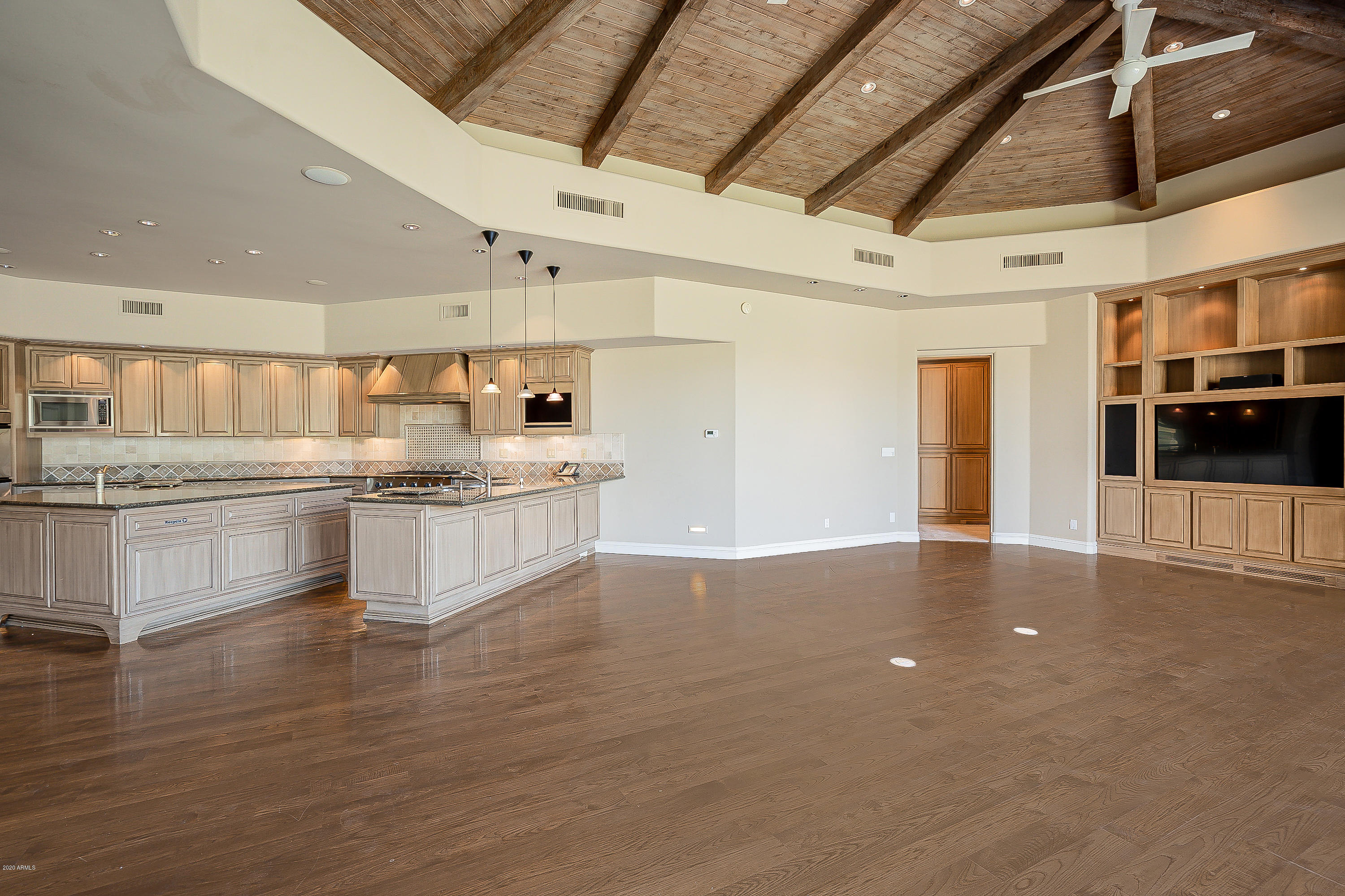 CASA BLANCA ESTATES LOT 20-37 & TR A - Residential