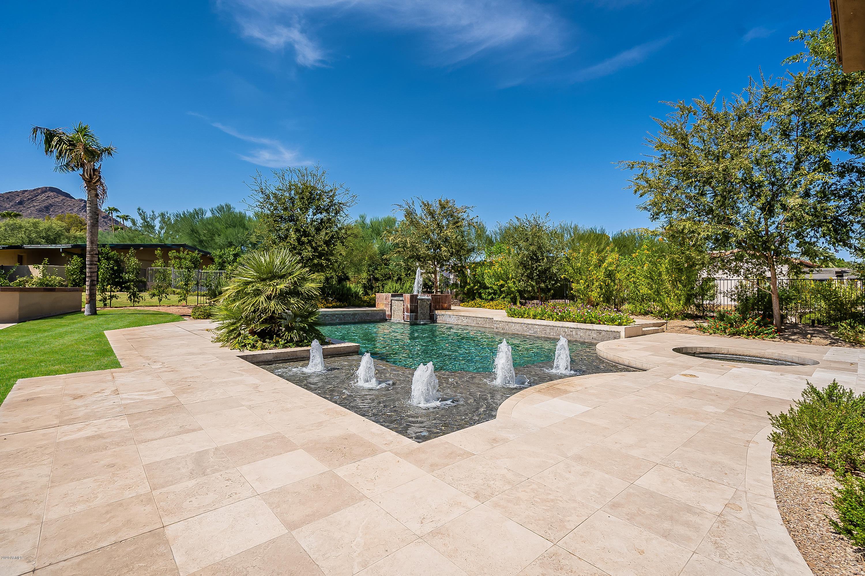 CASA BLANCA ESTATES LOT 20-37 & TR A - Residential