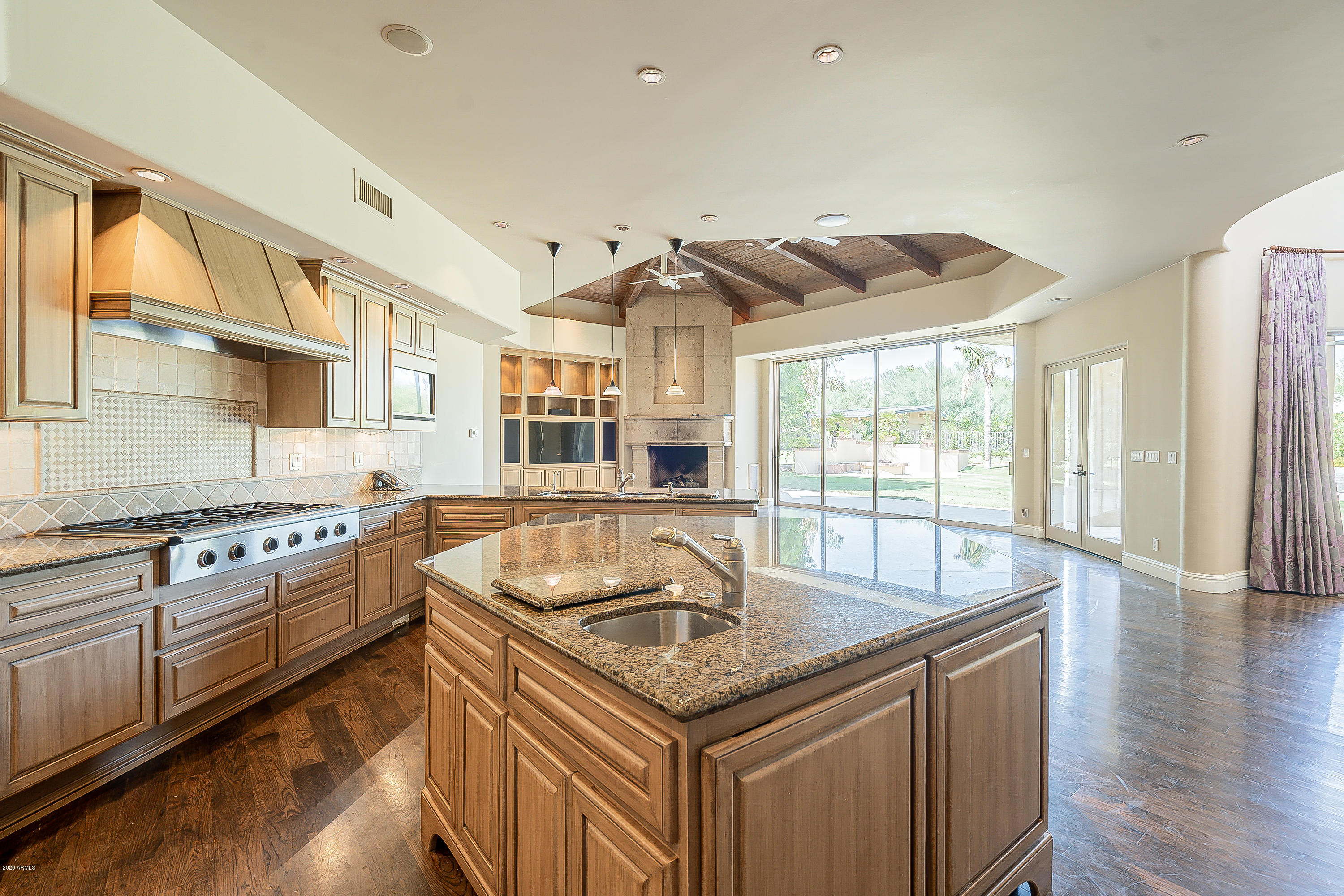 CASA BLANCA ESTATES LOT 20-37 & TR A - Residential