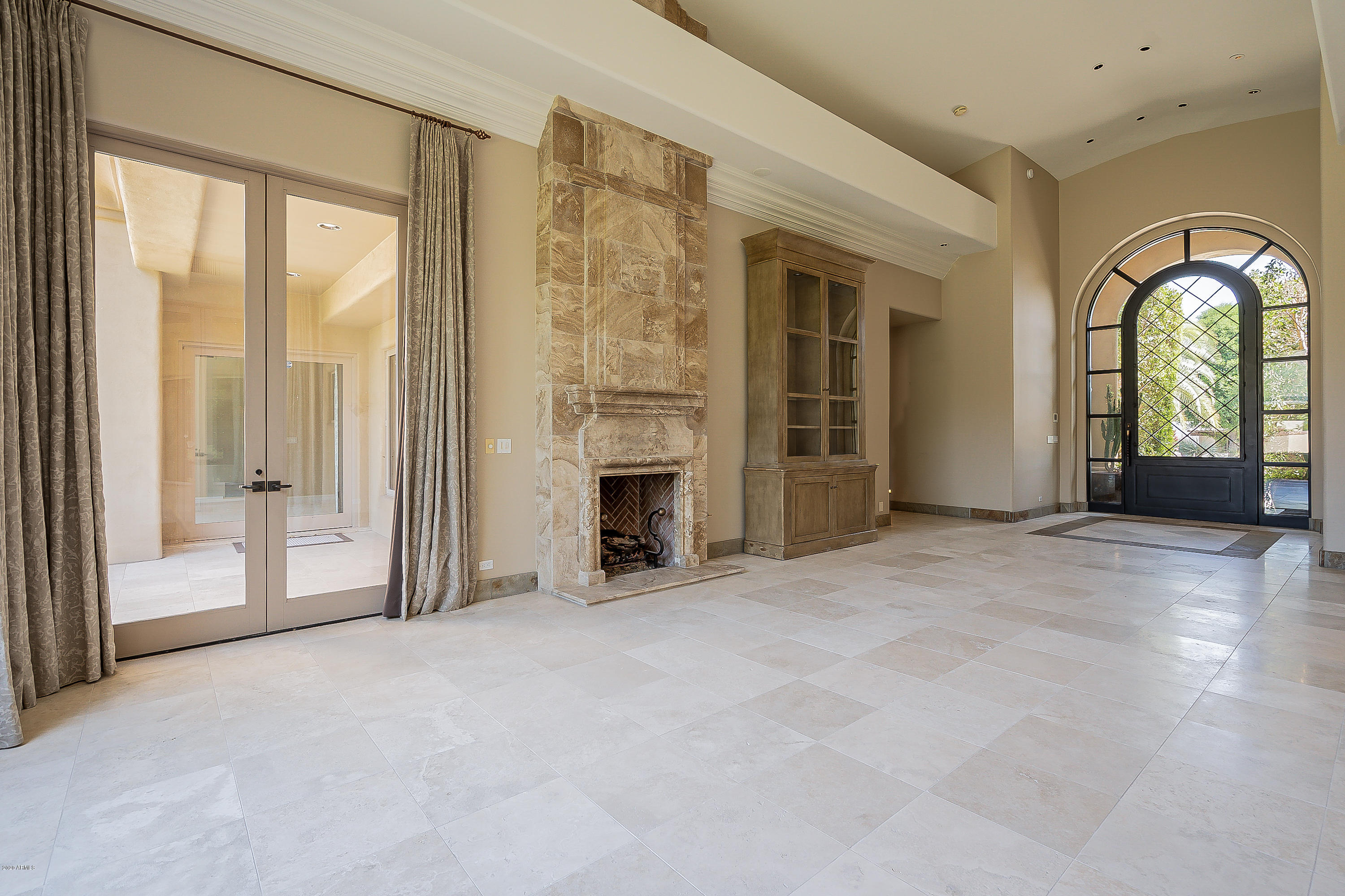 CASA BLANCA ESTATES LOT 20-37 & TR A - Residential