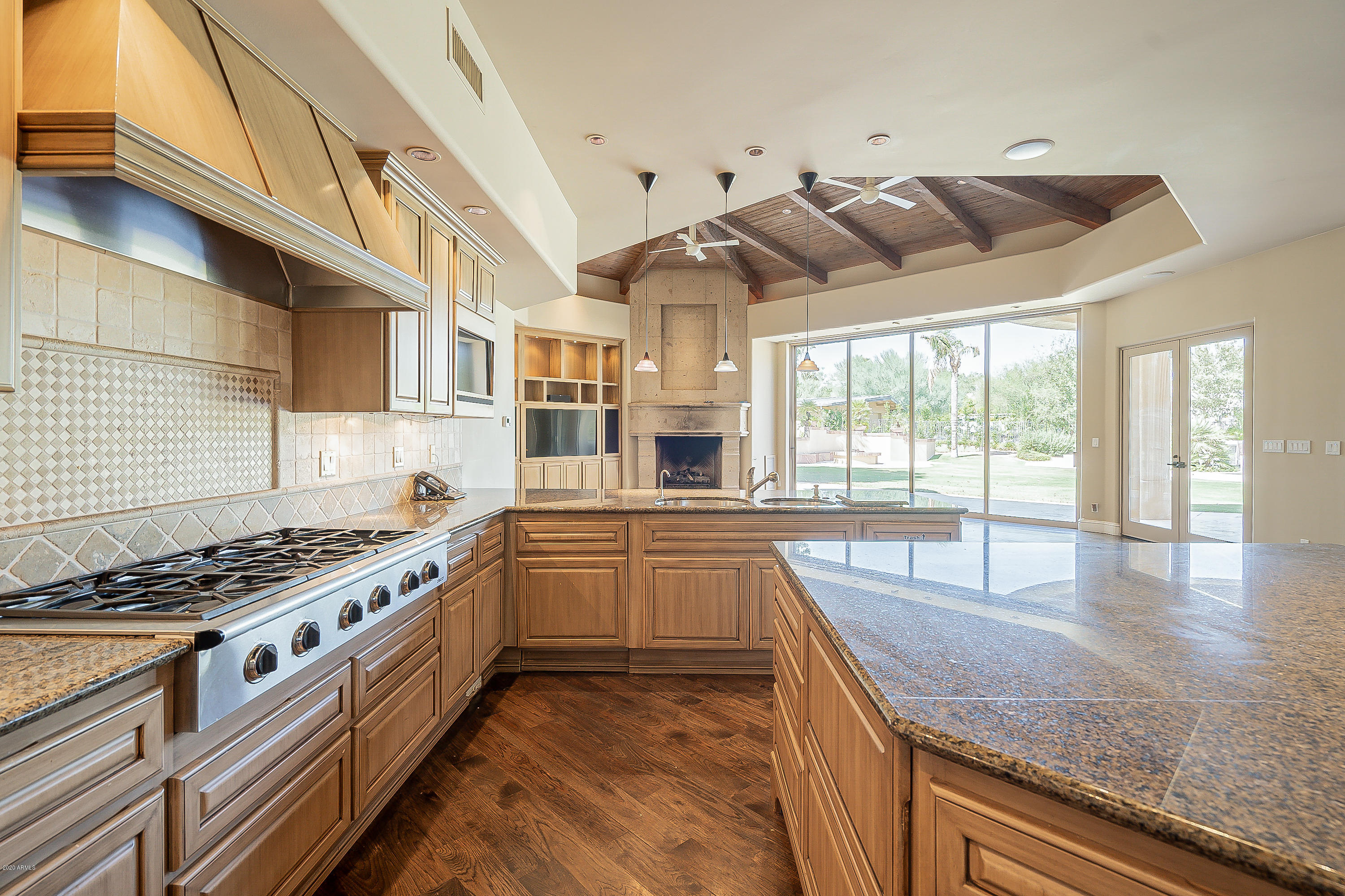 CASA BLANCA ESTATES LOT 20-37 & TR A - Residential