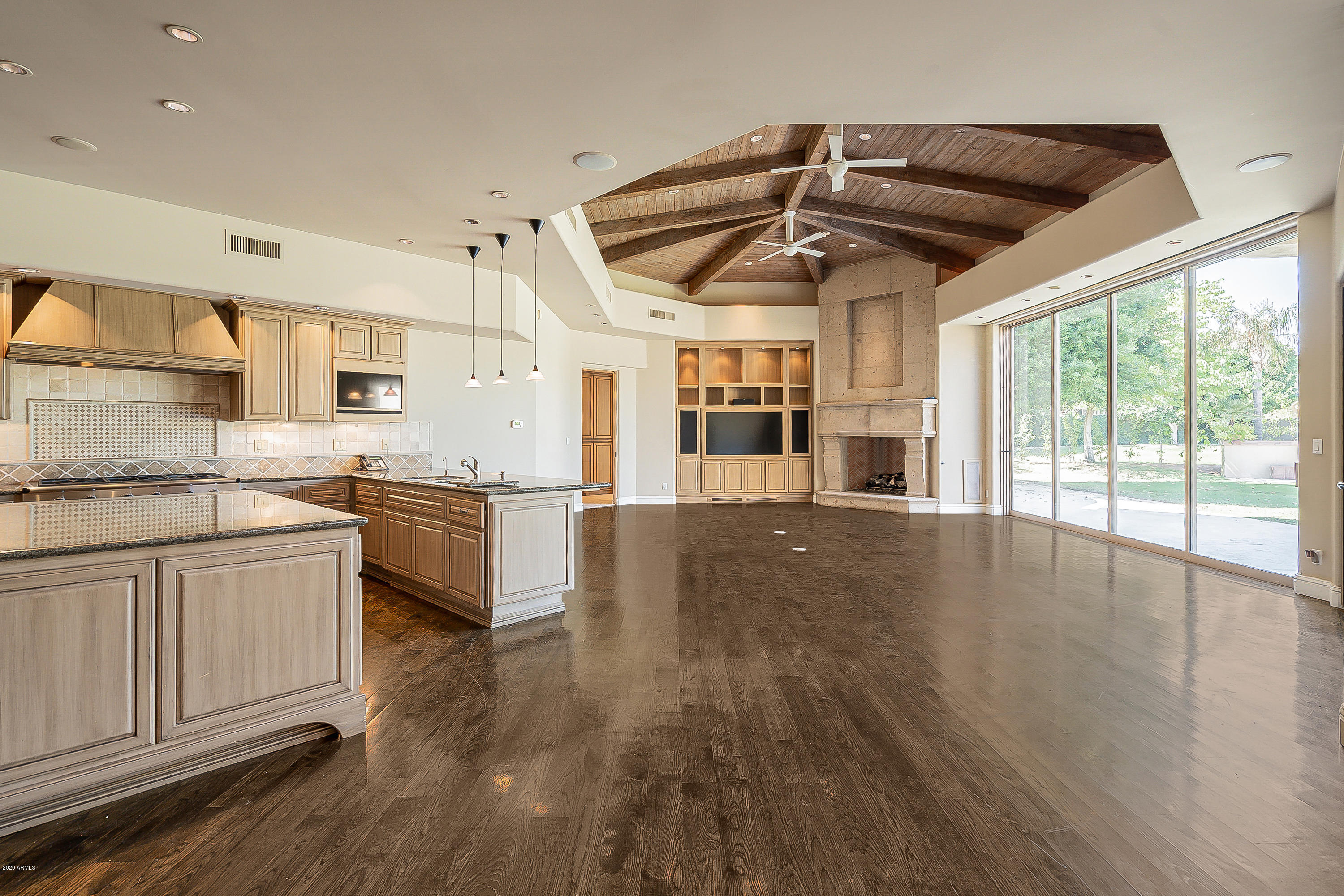 CASA BLANCA ESTATES LOT 20-37 & TR A - Residential