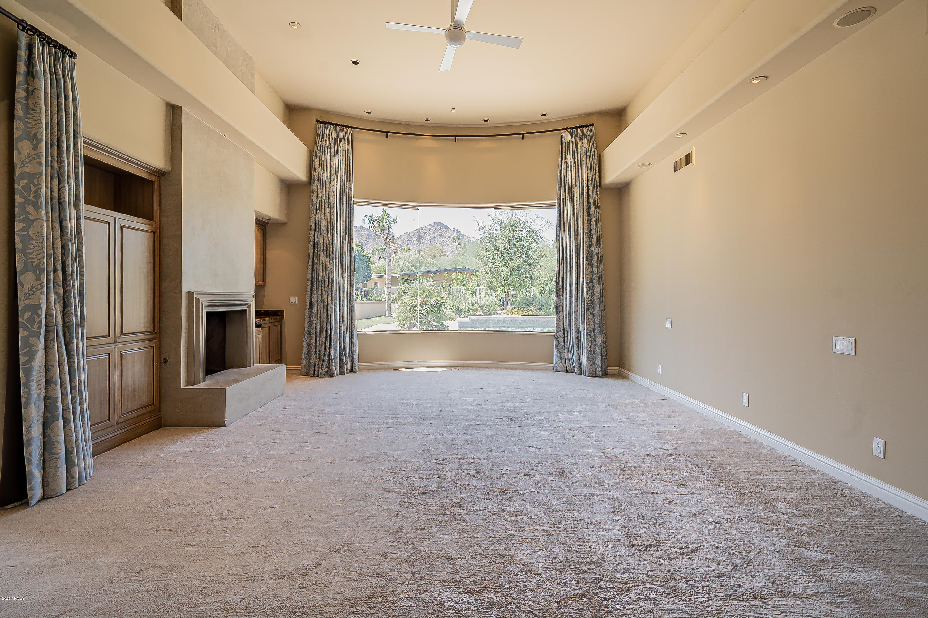 CASA BLANCA ESTATES LOT 20-37 & TR A - Residential