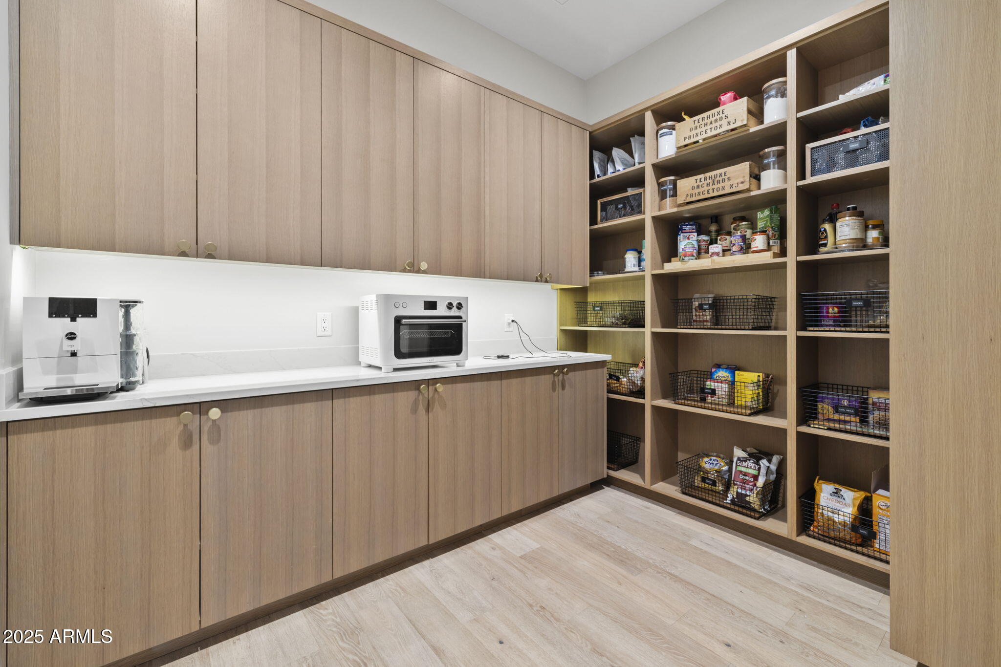 PINNACLE PEAK PLACE - Residential