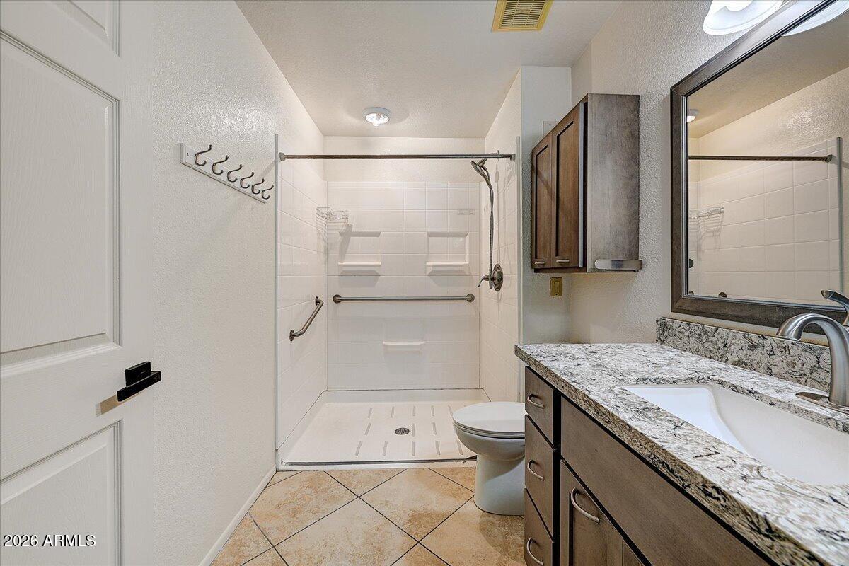 EAGLES EYRE 2 - Residential