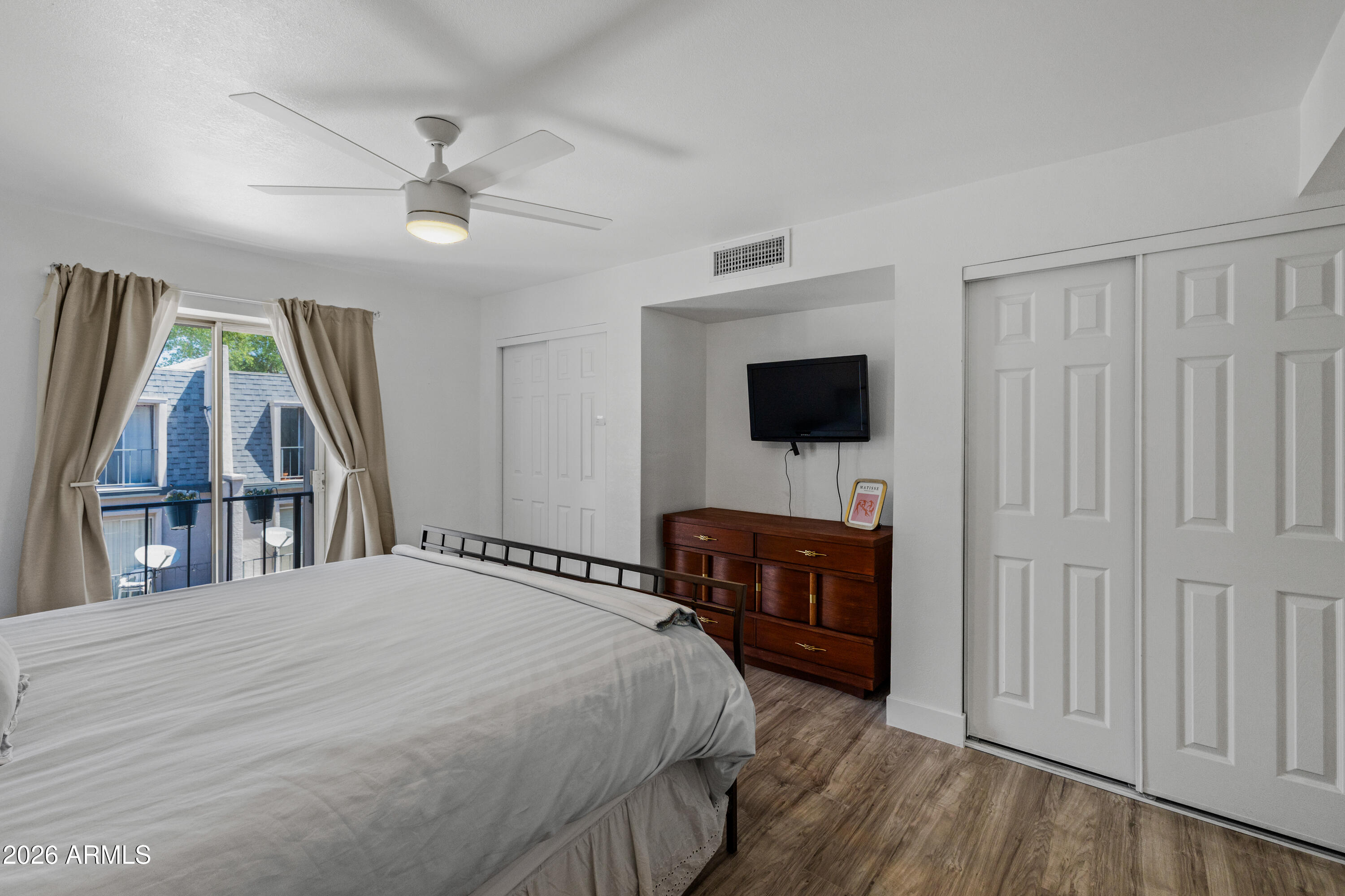 LE CONTINENTAL - Residential Lease