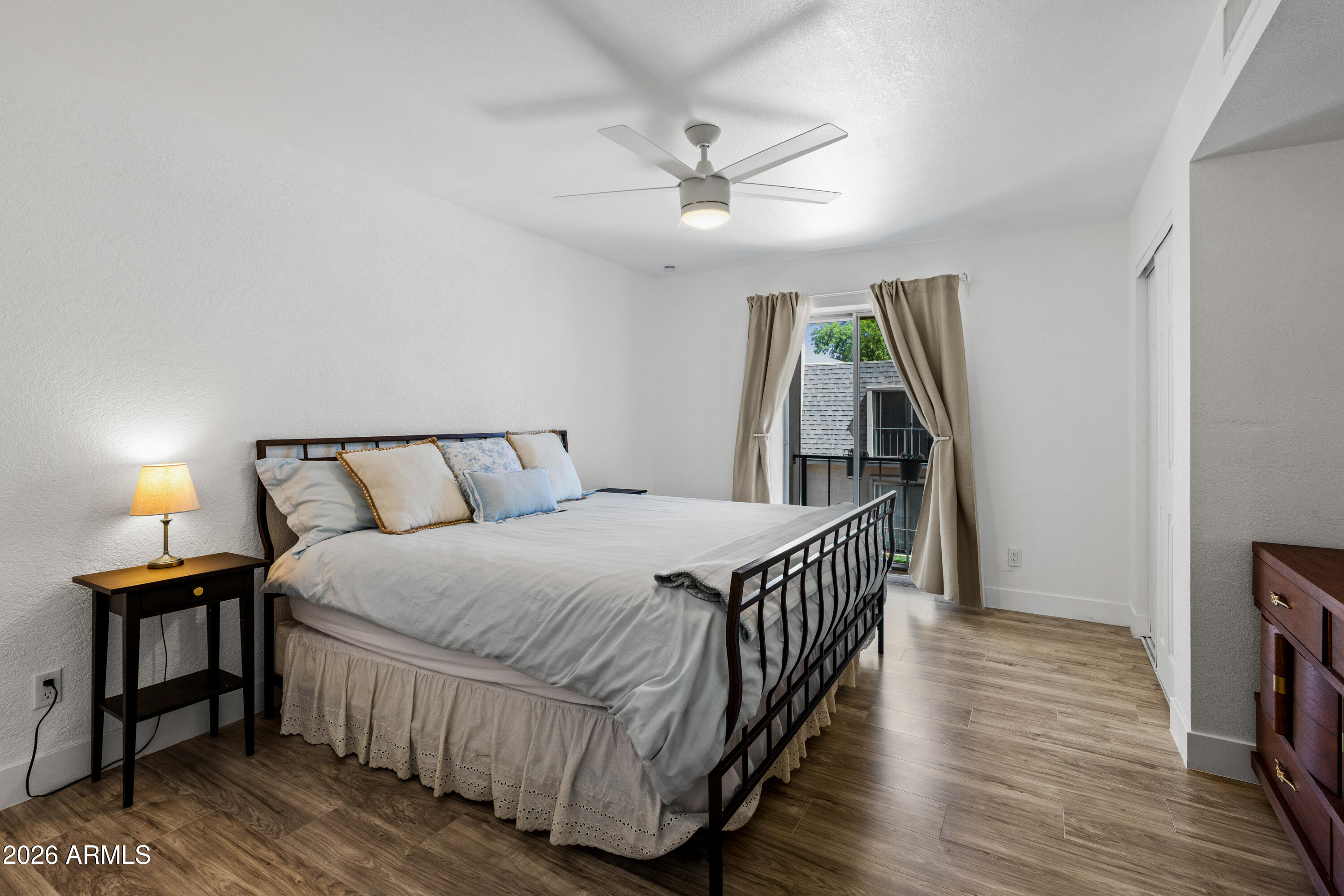 LE CONTINENTAL - Residential Lease